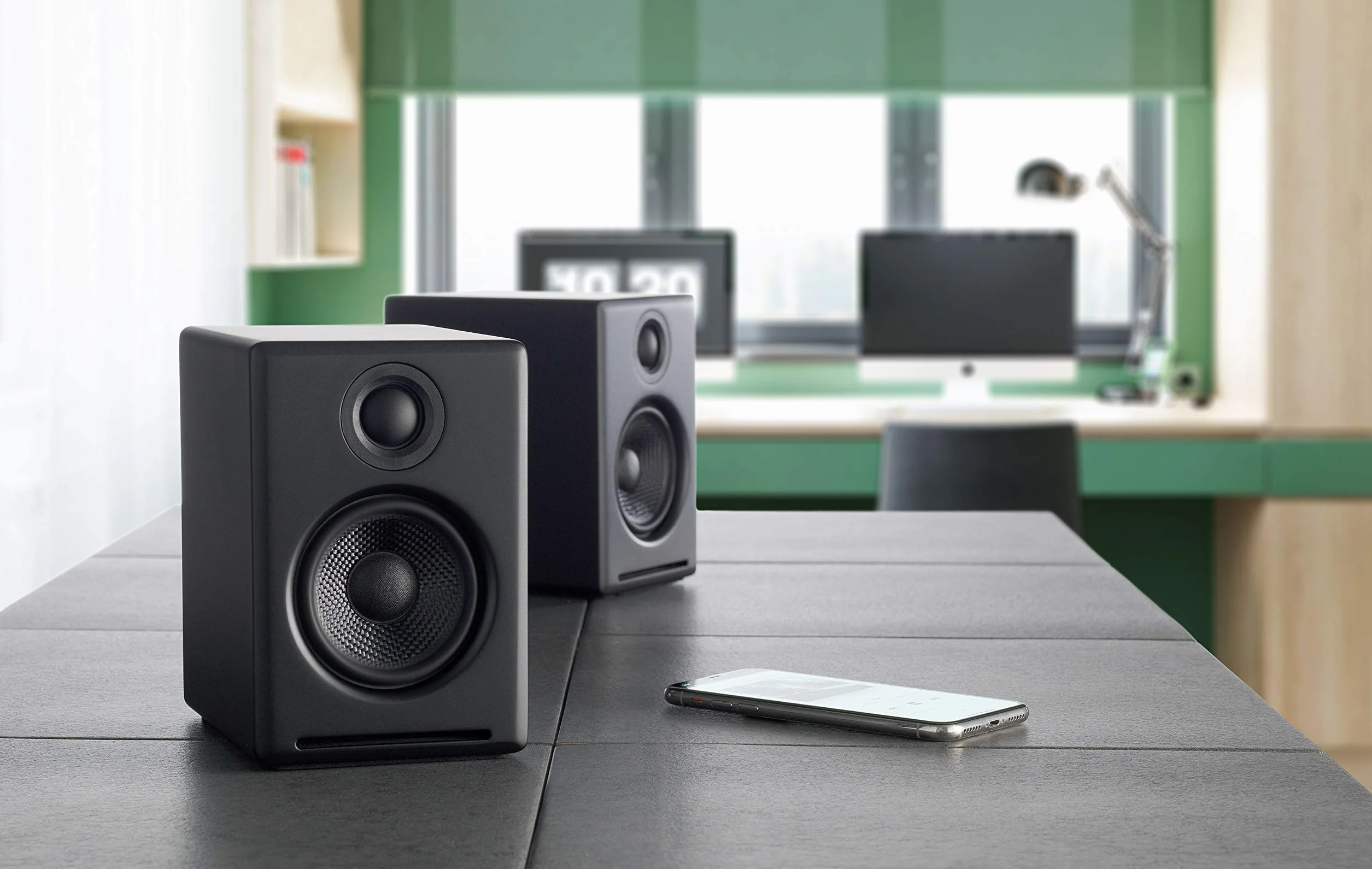 Głośniki komputerowe Audioengine A2 Bluetooth — bezprzewodowy system głośników komputerowych o mocy 60 W