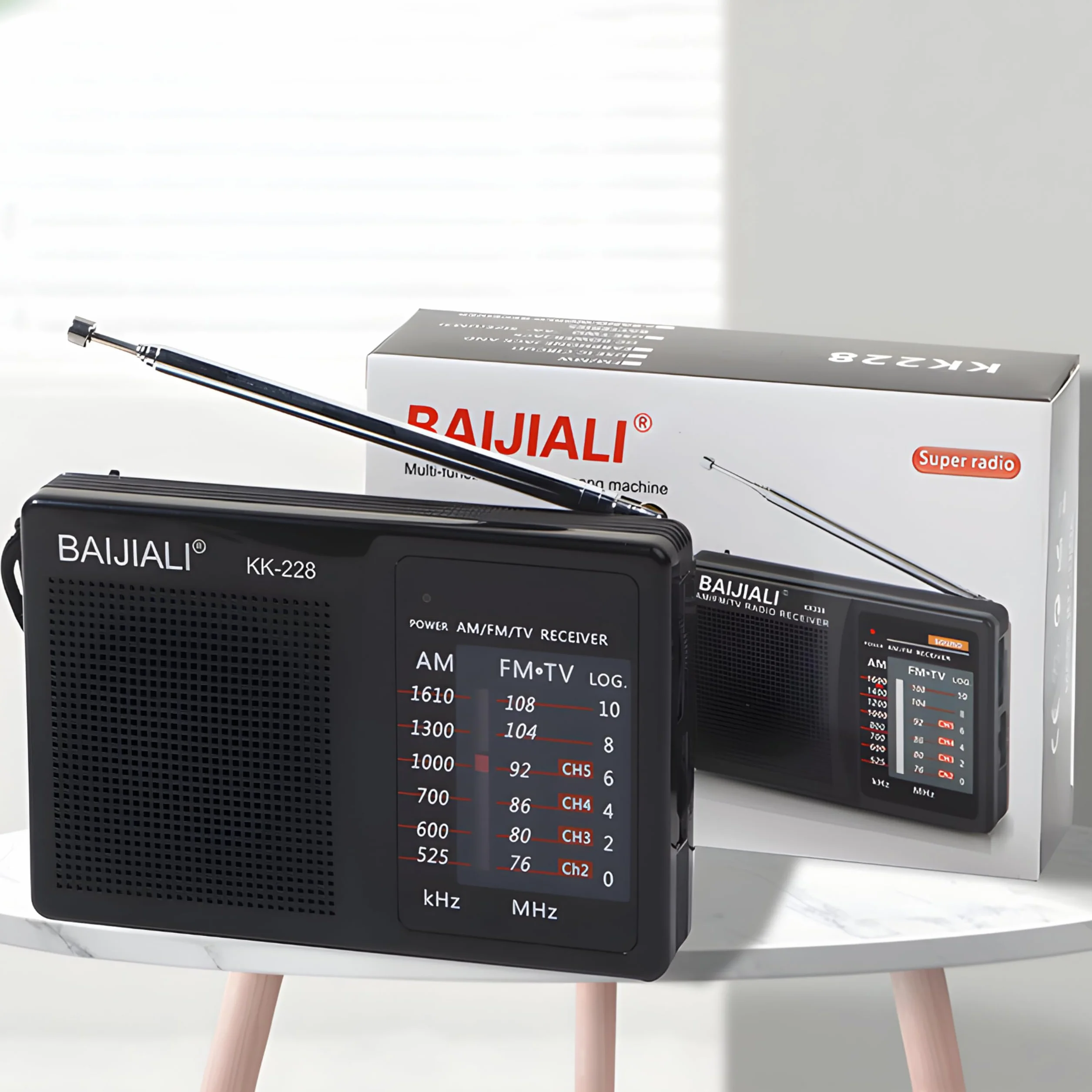 Retoo Przenośne radio kieszonkowe FM AM 11,5x3x7,5 cm z uchwytem bateria AA głośność antena teleskopowa gniazdo słuchawkowe 3,5mm białe