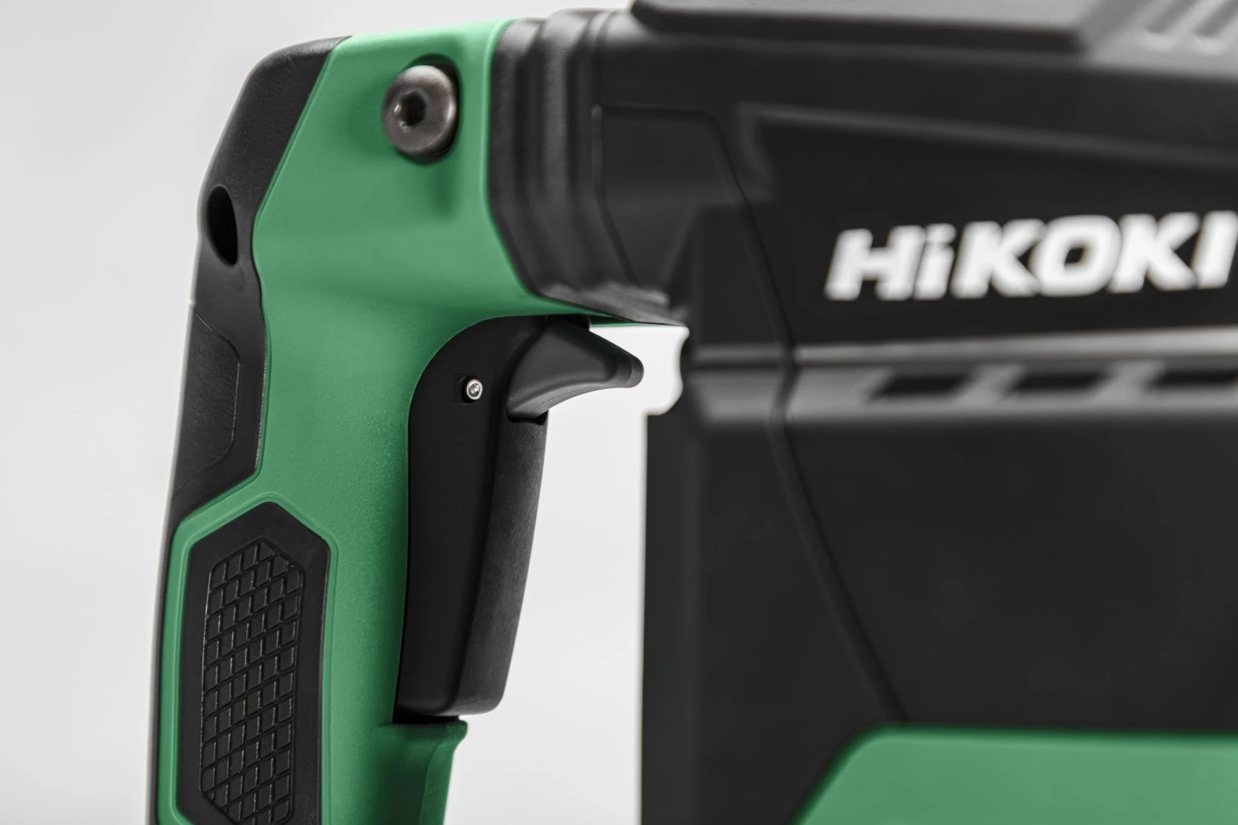 HiKOKI SDS-Max młotek akumulatorowy udarowy, 36 V, energia udaru 6,8 J, silnik bezszczotkowy, uchwyt o niskim poziomie drgań, kompaktowy i lekki, 4-biegowa obsługa, światło LED, w zestawie walizka