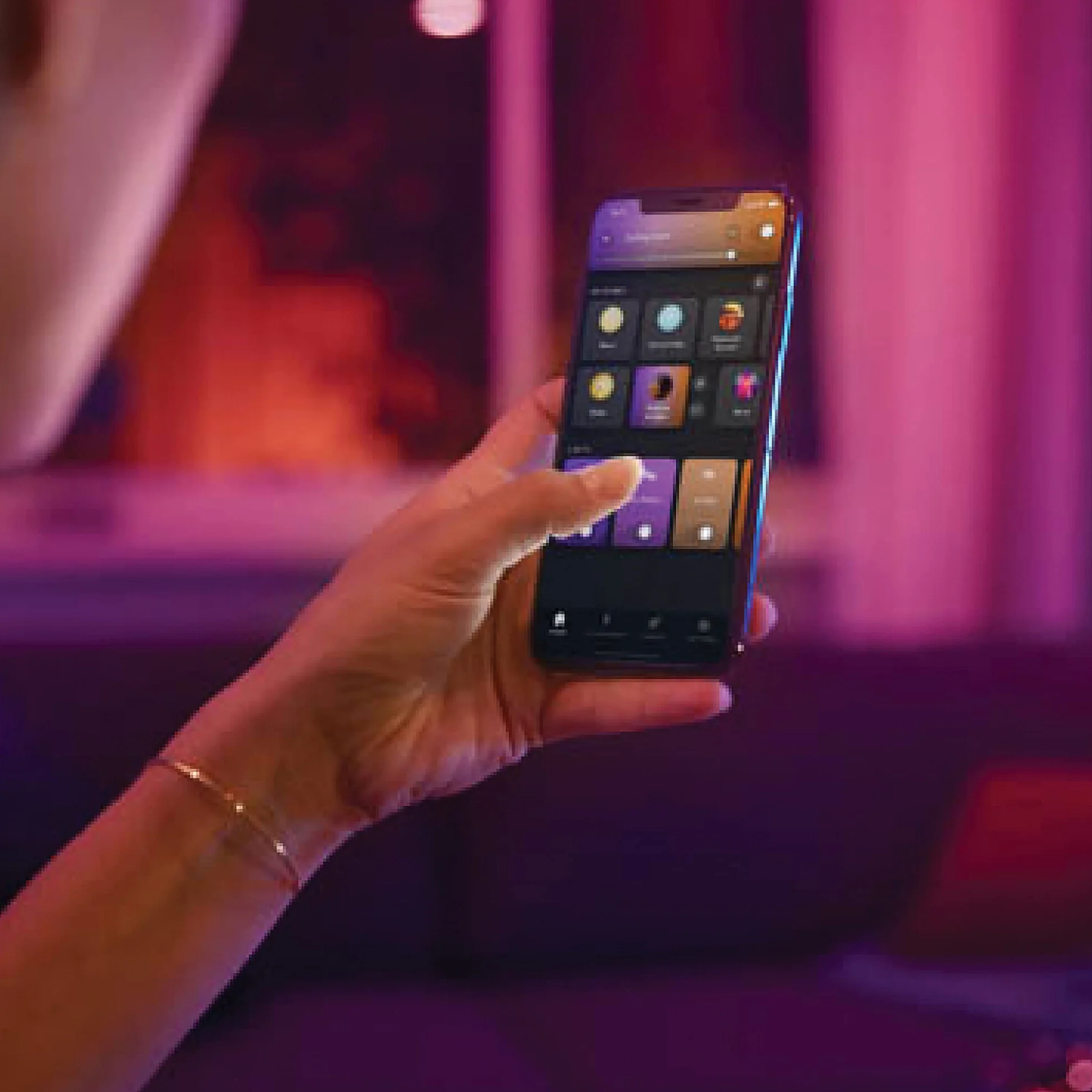 Philips Hue White and color ambiance Iris silver special edition Zintegrowane światła LED