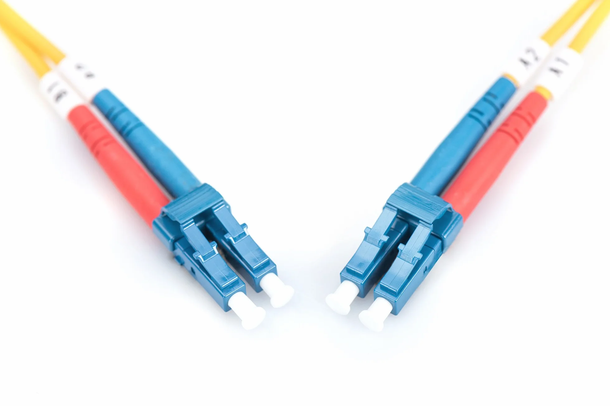DIGITUS DK-2933-02 Kabel Światłowodowy OS2 2 m LC Dupleks 1/10 Gbit/s SM Jednomodowy 9/125 µ Żółty