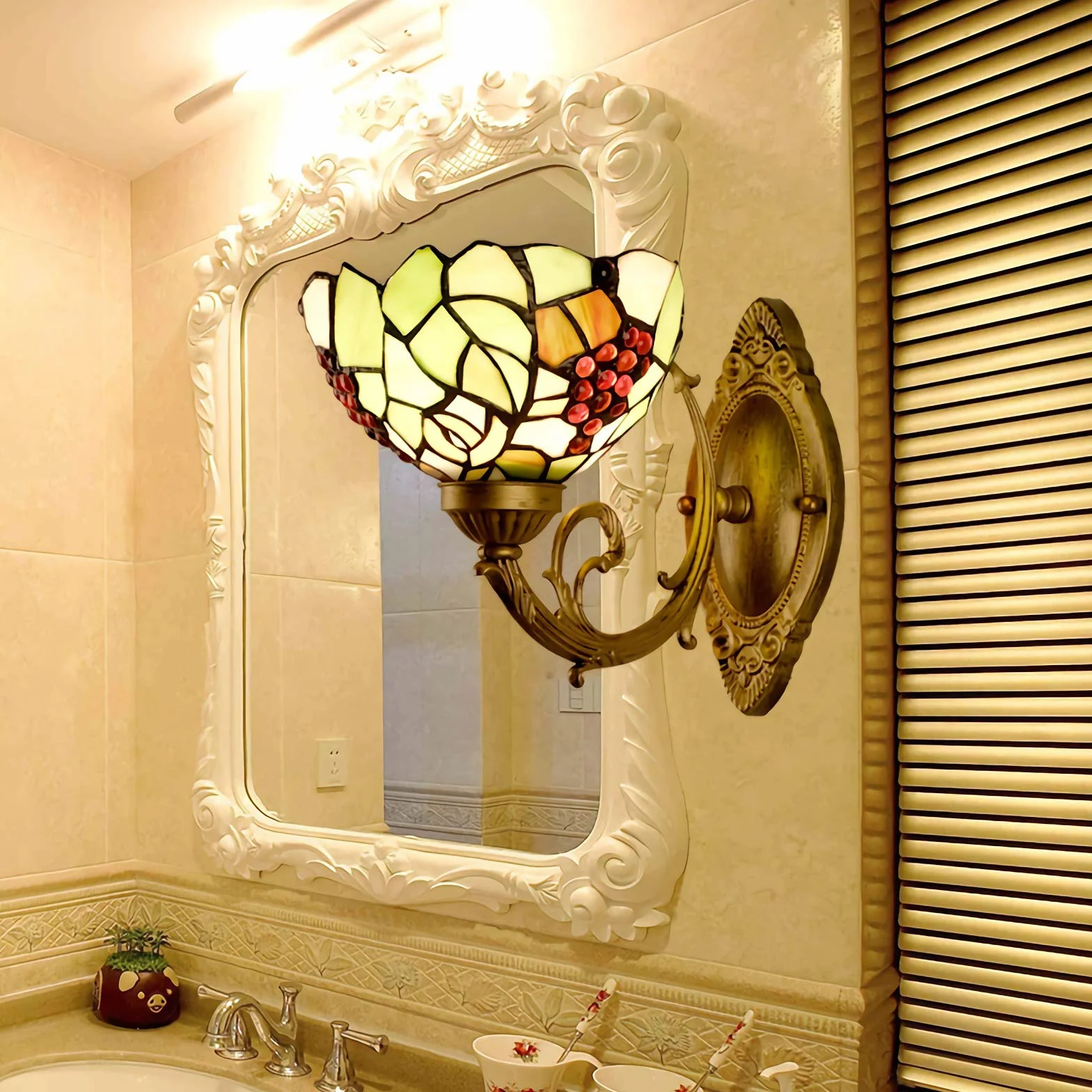 Kinkiety i kinkiety w stylu Tiffany, zabytkowe witraże ścienne z winogron, 1 światło, metalowa lampka nocna w stylu retro do sypialni salon łazienka przedpokój oświetlenie wewnętrzne