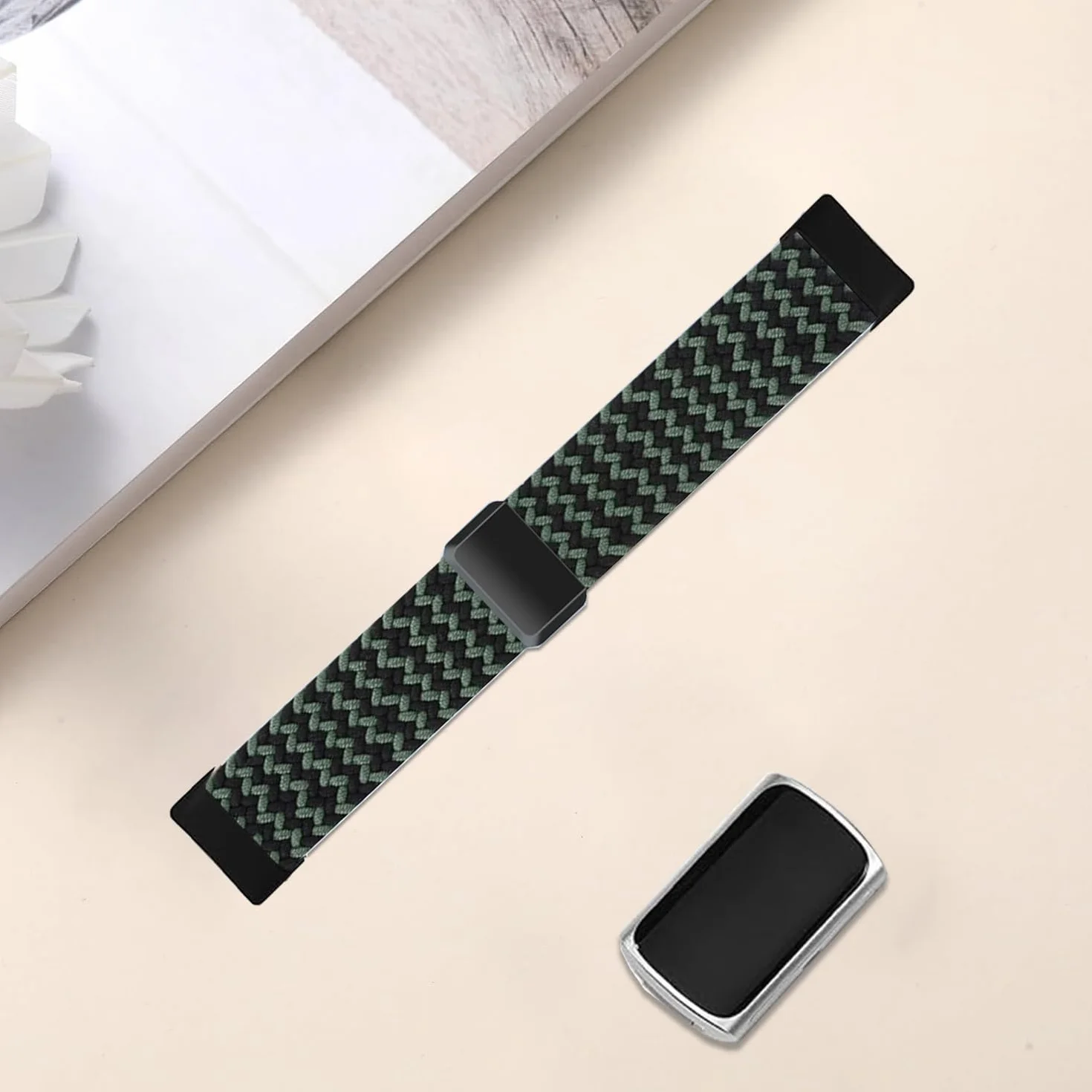 Issinlky Nylonowa pleciona opaska kompatybilna z Fitbit Charge 6/5, elastyczna magnetyczna opaska z klamrą dla Fitbit Charge 5/6 Kobiety Mężczyźni