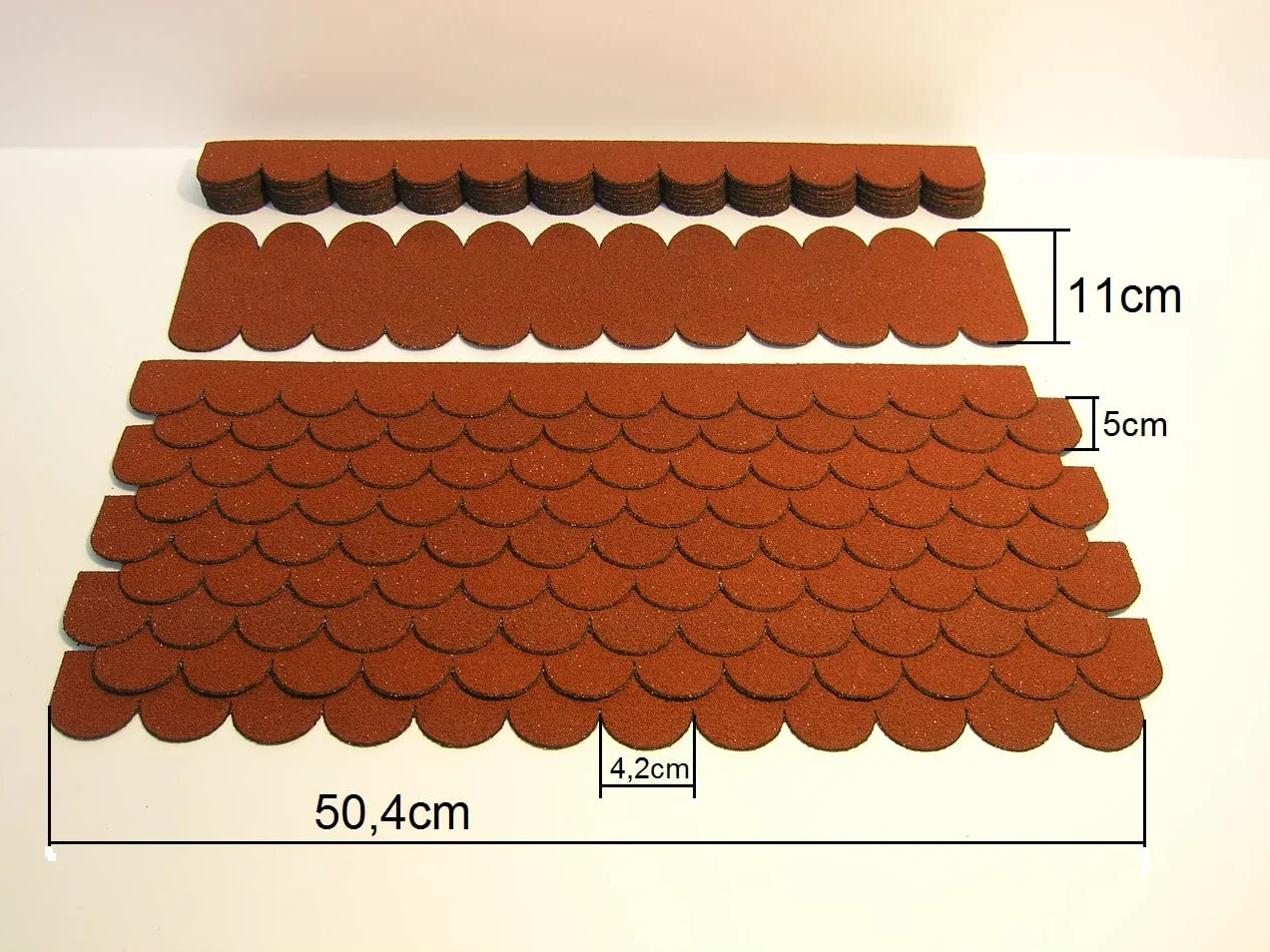 Mini gonty dachowe okrągłe (41 mm) - 3 zestawy - czerwone manufaktura Martinshof mini gonty dachowe, paski gontu, ogon bobra wyprodukowane w warsztacie dla osób niepełnosprawnych