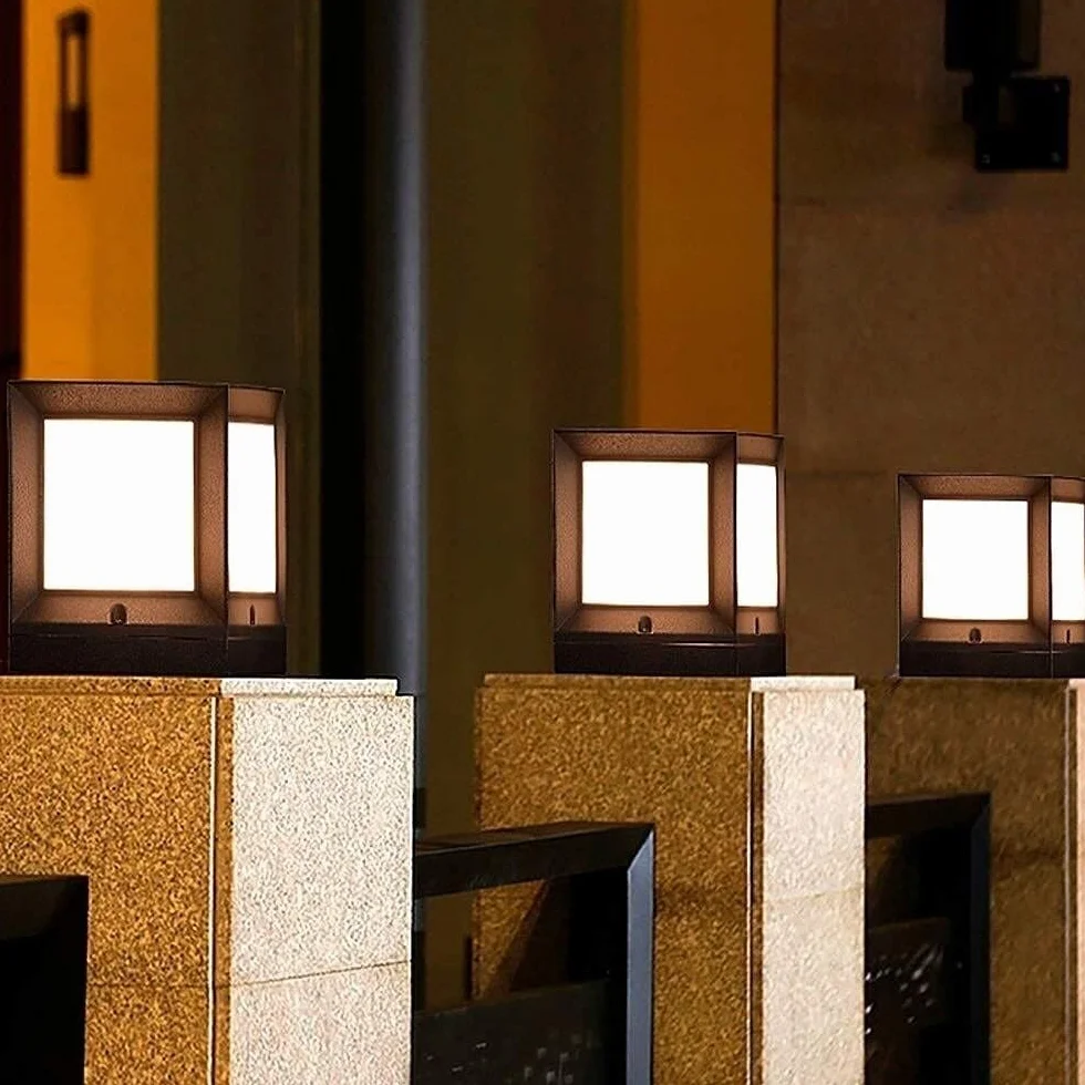 światło Słupka Nowoczesna Zewnętrzna Lampa Słupkowa Wodoodporna Lampa Tarasowa ABS Akrylowa Lampa Ogrodowa Słupkowa Oświetlenie Ogrodowe Na Podwórko Lampy Solarne(20x20x26cm)