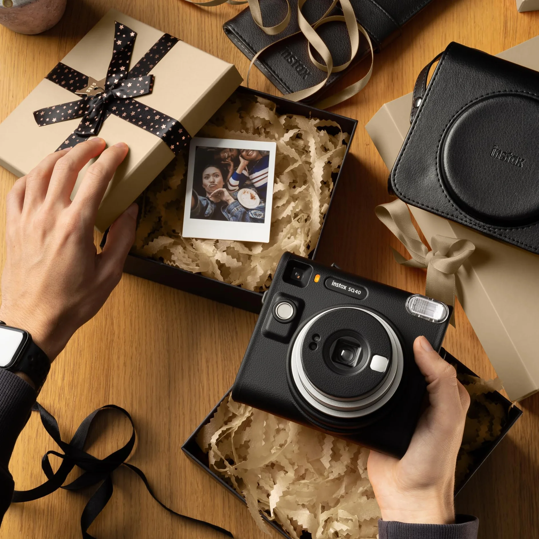 instax SQ40 aparat natychmiastowy, Black and silver