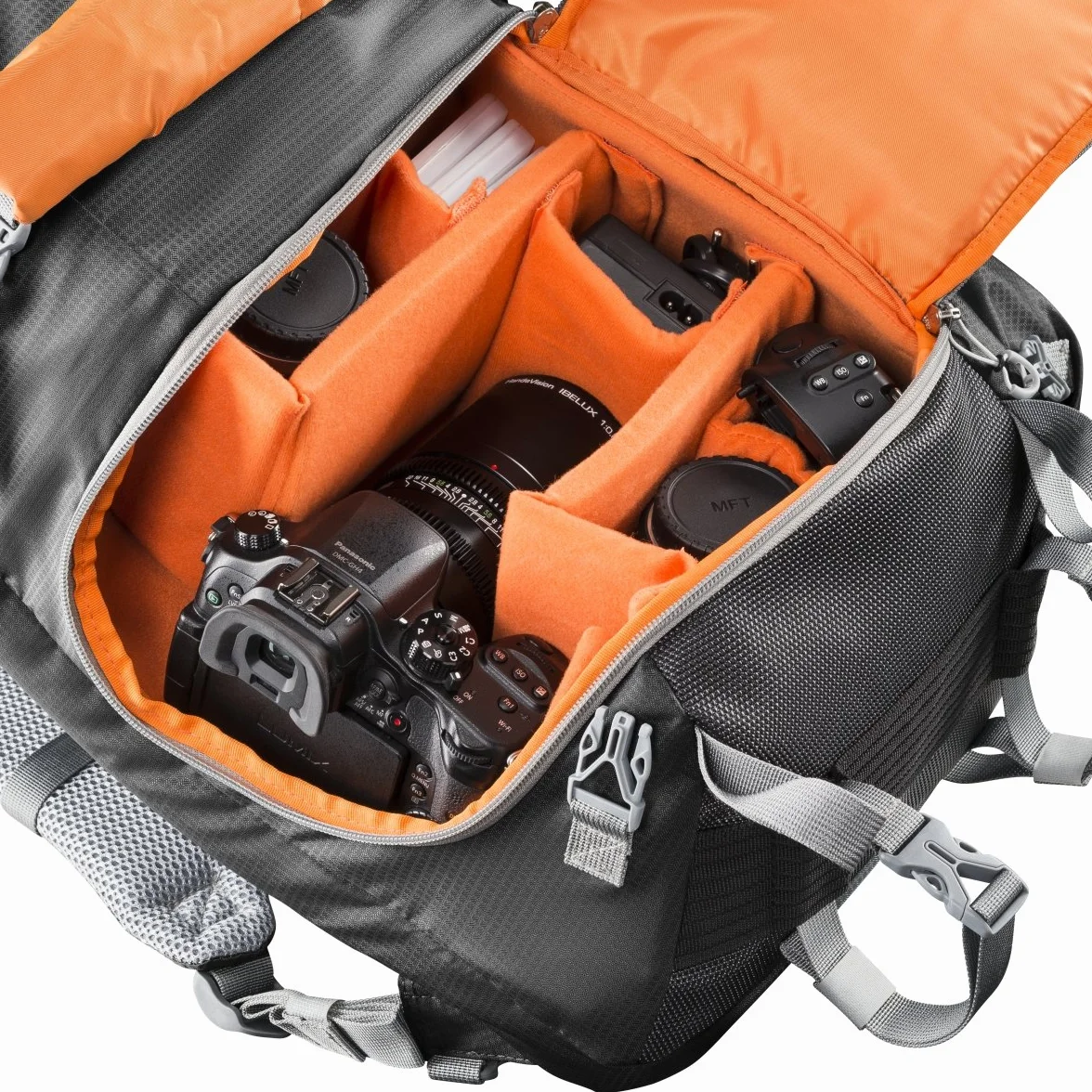 Mantona ElementsPro 30 plecak outdoorowy czarny z osłoną przeciwdeszczową