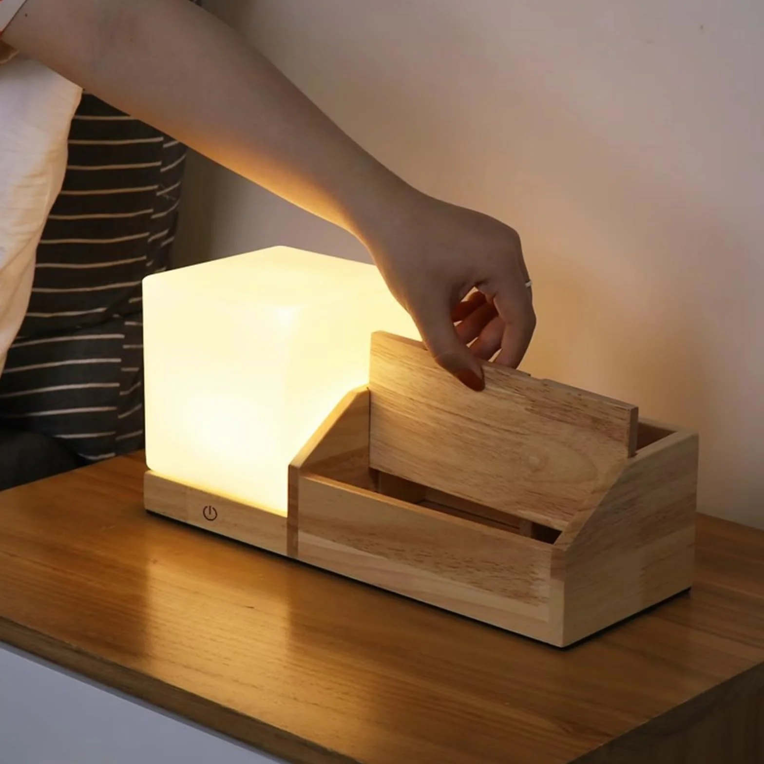Lampki nocne Lampa stołowa Lampka nocna Lampka nocna Sypialnia Łatwe ładowanie Pilot zdalnego sterowania Wielofunkcyjne przechowywanie Drewniana szafka nocna w akademiku