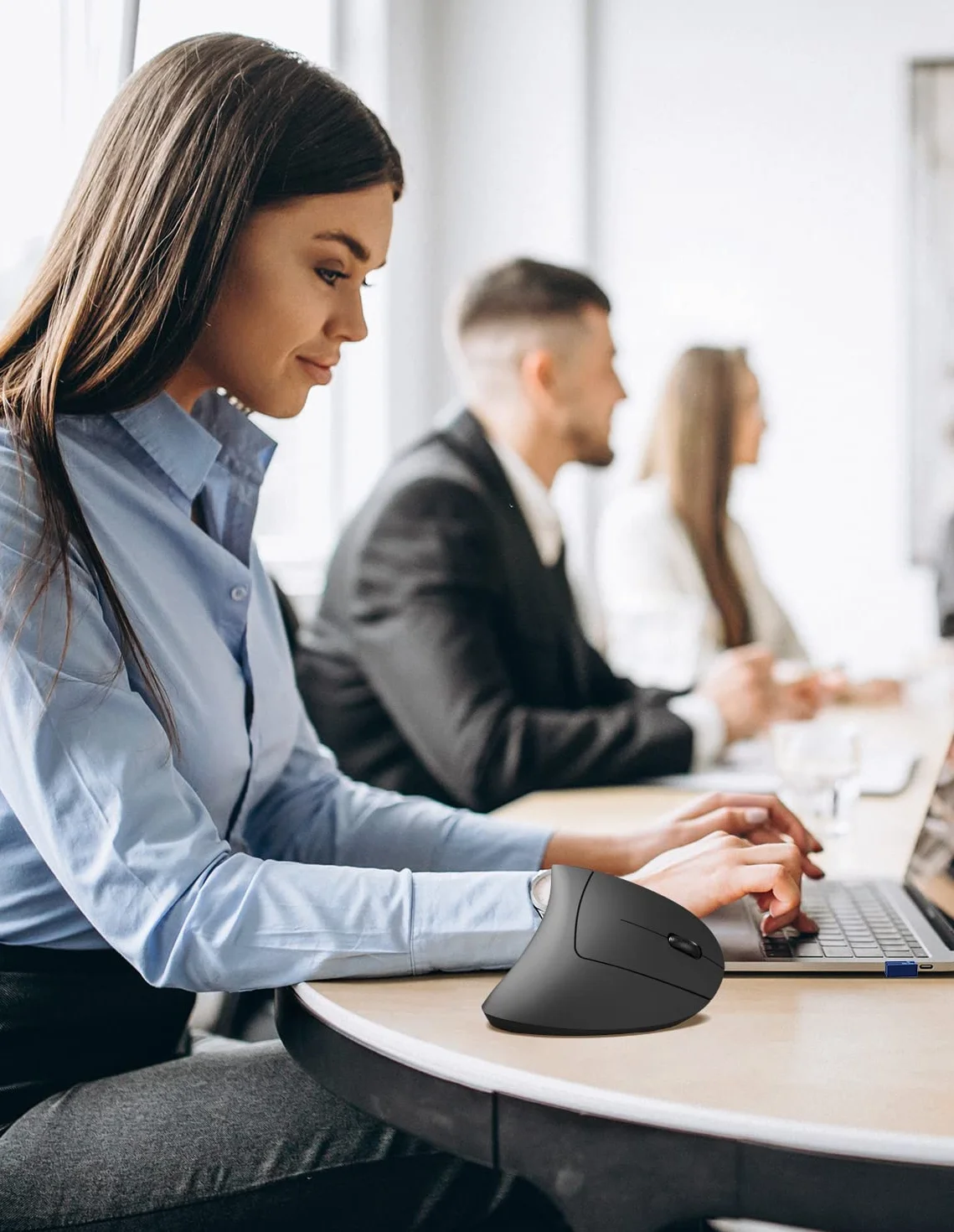 TECKNET Ergonomiczna Bezprzewodowa Mysz Pionowa 4800DPI 6 Przycisków 5 Poziomów DPI 24 Miesiące Baterii Optyczna Czarny