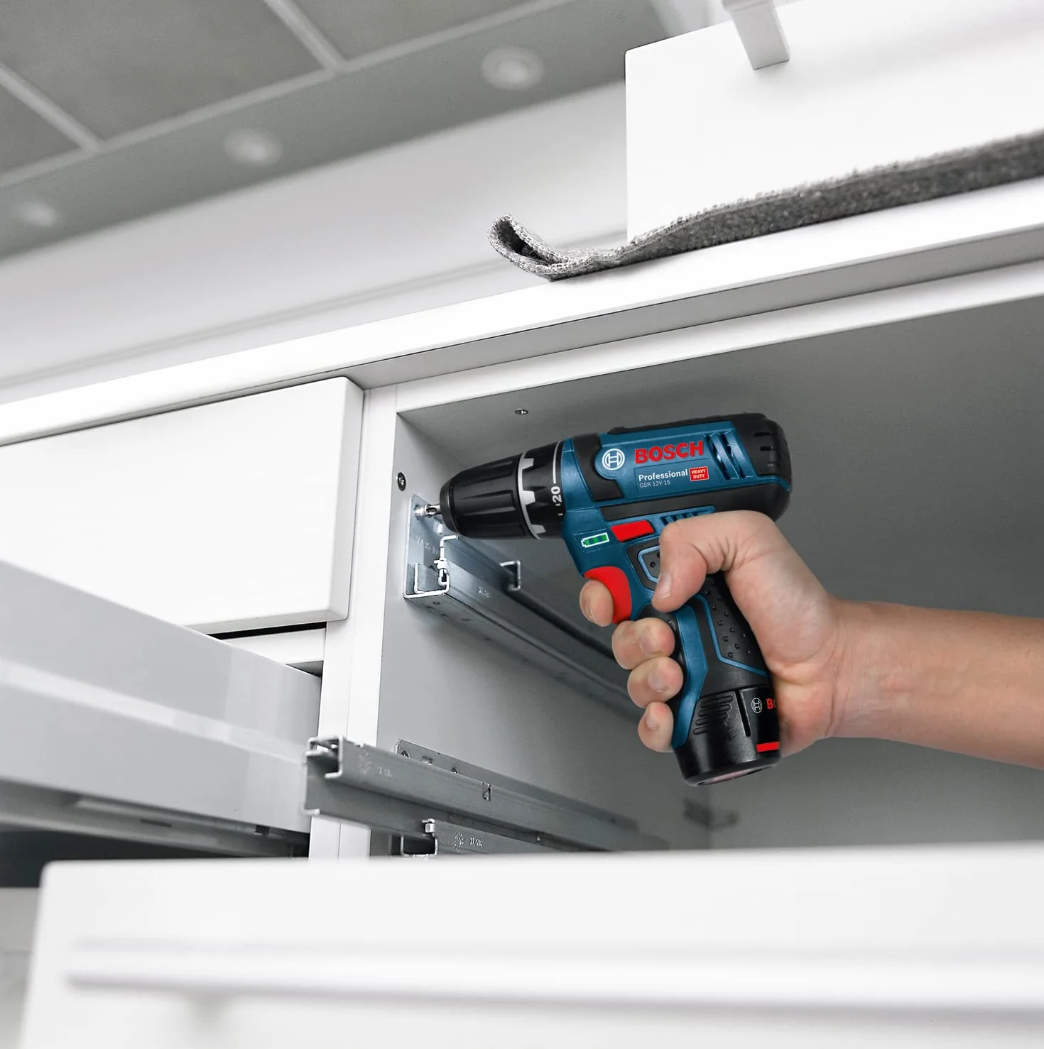 Bosch Professional Combo Kit GSR 12V-15 + GWS 12V-76 (w zestawie 2 x akumulator 2,0 Ah, ładowarka GAL 12 V-40, w L-BOXX)