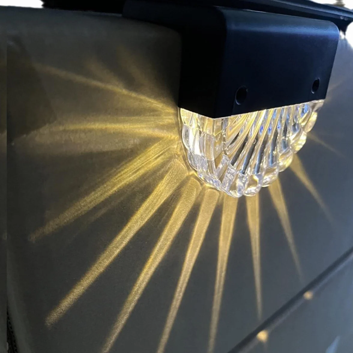 Lampy solarne do ogrodu, oświetlenie schodowe, schody, podwórze, ścieżki, dekoracyjne oświetlenie nocne na patio i do ogrodu, 4 szt