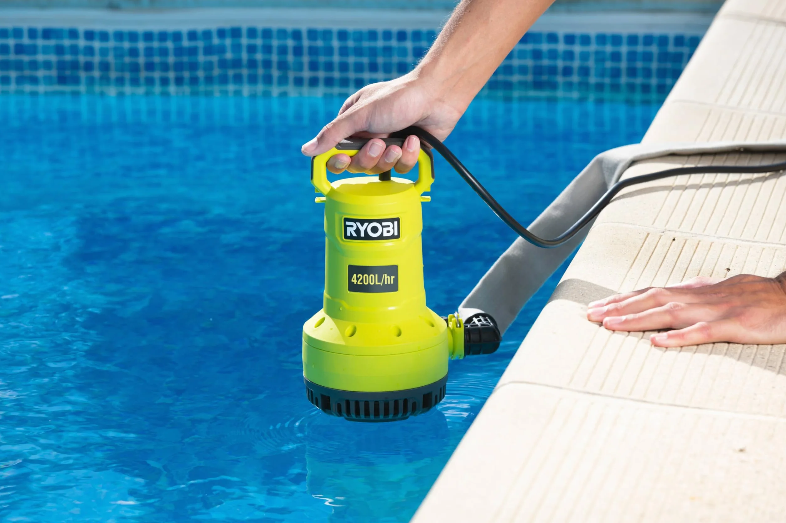 Ryobi RY18SPA-0 18V ONE+ akumulatorowa pompa zanurzeniowa (gołe narzędzie) zielona
