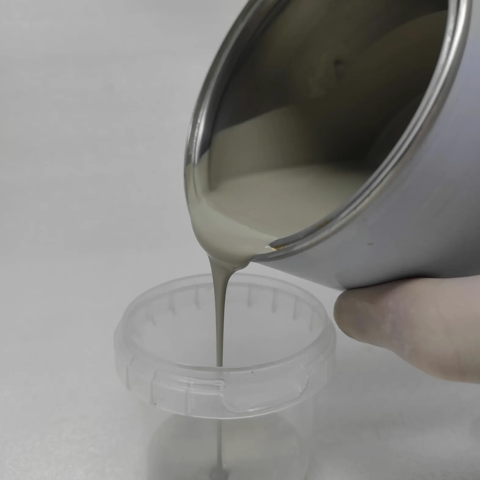 GrypsCover POLY-S szary żwir 7032, 5 kg dwuskładnikowy lakier poliuretanowy, ochrona kadłuba, metali i podłóg, odporna na zużycie i chemikalia, wysoka przyczepność