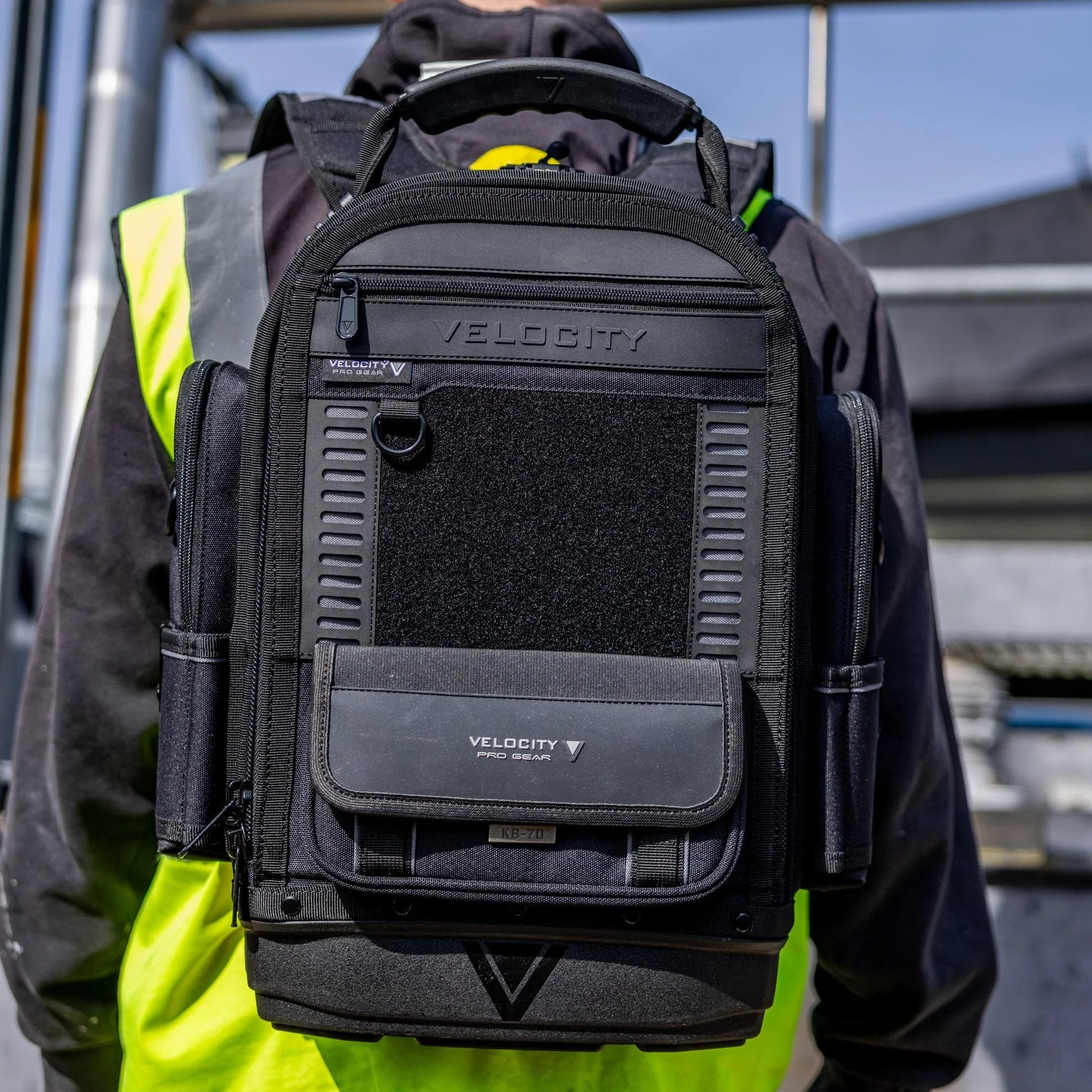 Velocity Pro Gear Stealth SB250 plecak, kompaktowy, profesjonalny plecak na narzędzia dla elektryków, techników i inżynierów serwisowych, z pionowym schowkiem narzędzi, kieszeniami na metry i