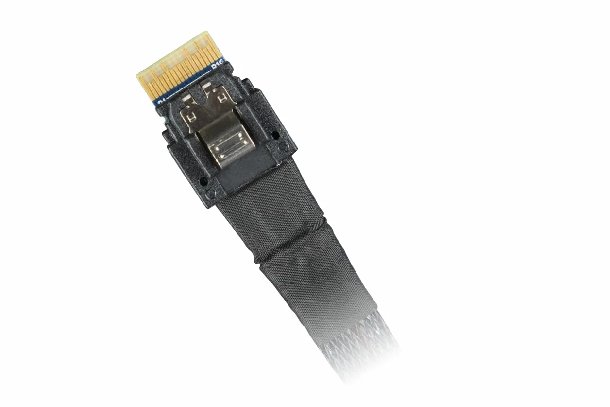 ICY DOCK MB306L-B kabel do transmisji danych SlimSAS SFF-8654 4i 50 cm