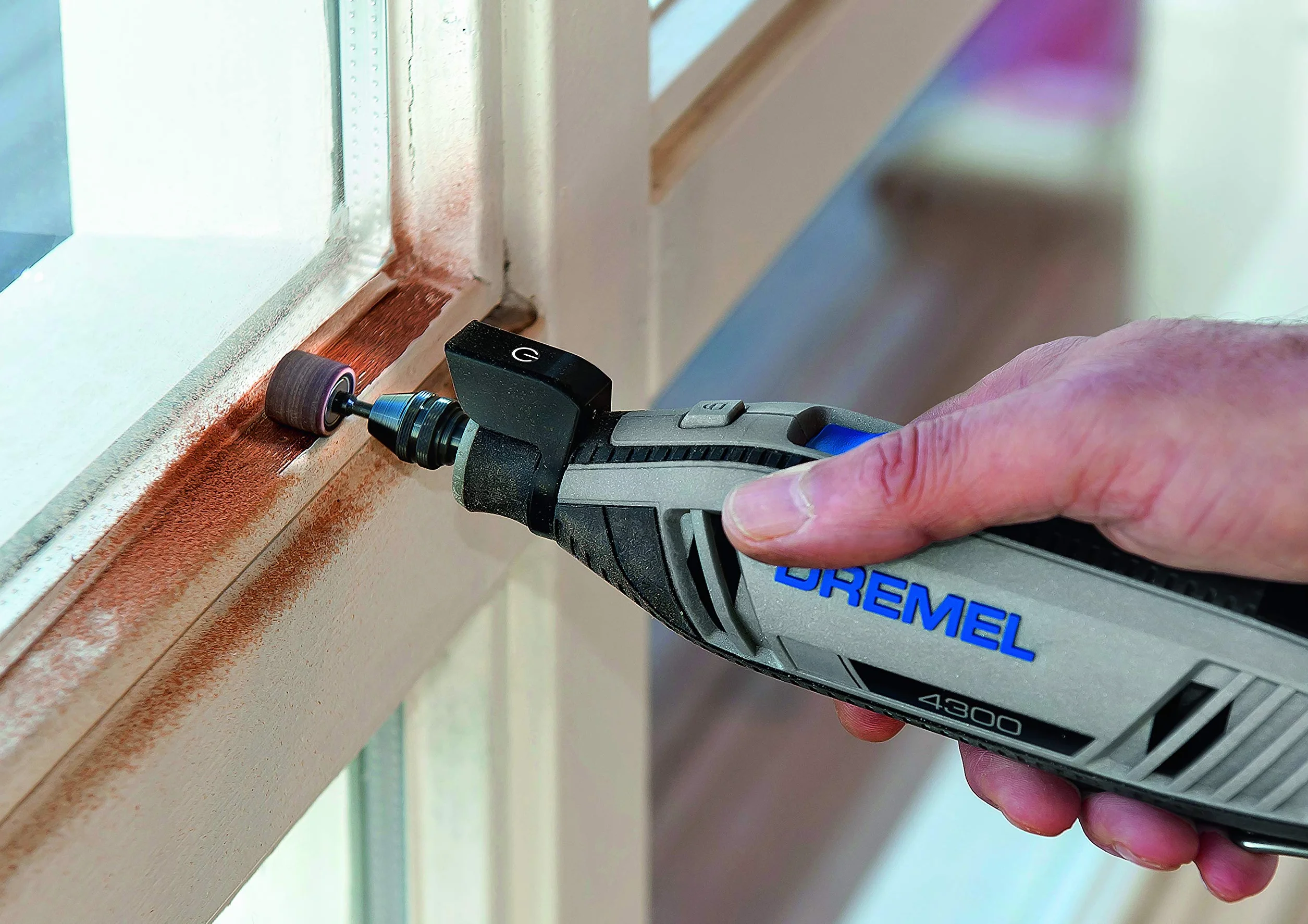 Dremel Moduł świetlny, przystawka LED zapewnia dobrą widoczność podczas pracy z narzędziami wielofunkcyjnymi Dremel
