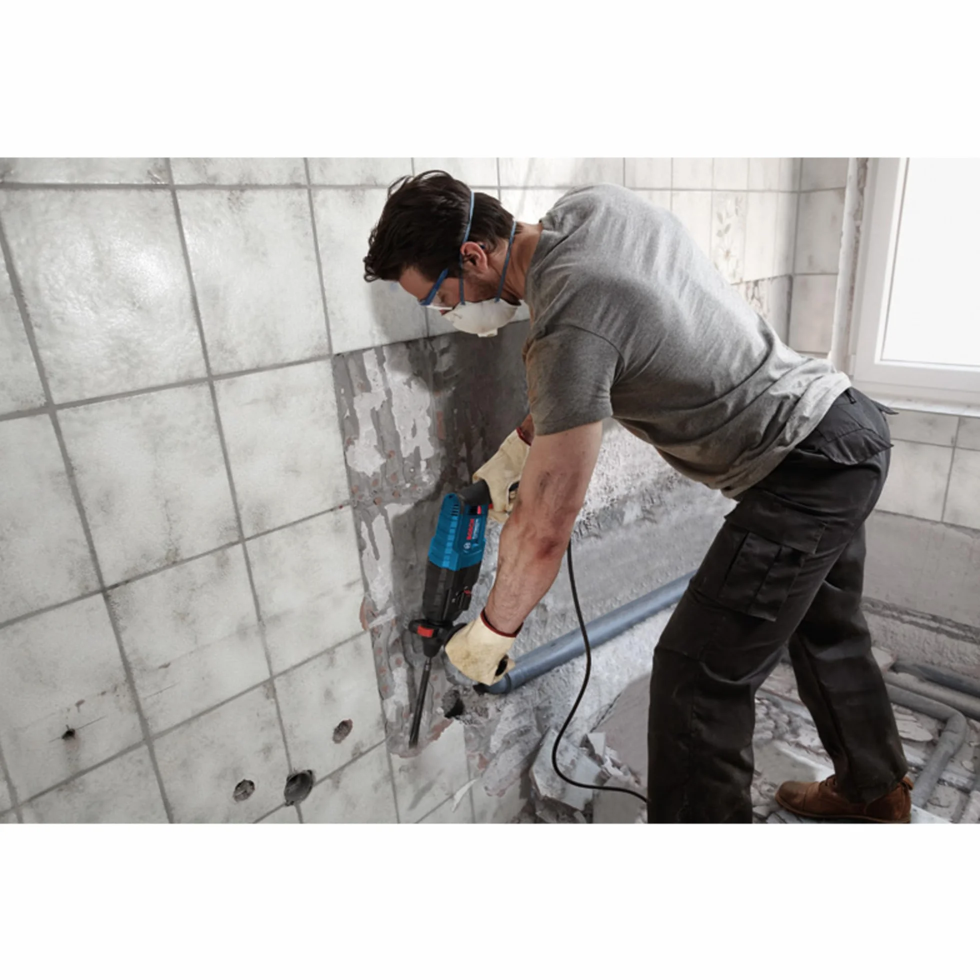 Bosch Professional: młot udarowo-obrotowy GBH 240 (790 W, energia udaru 2.7 J, uchwyt SDS plus, ogranicznik głębokości, walizka)
