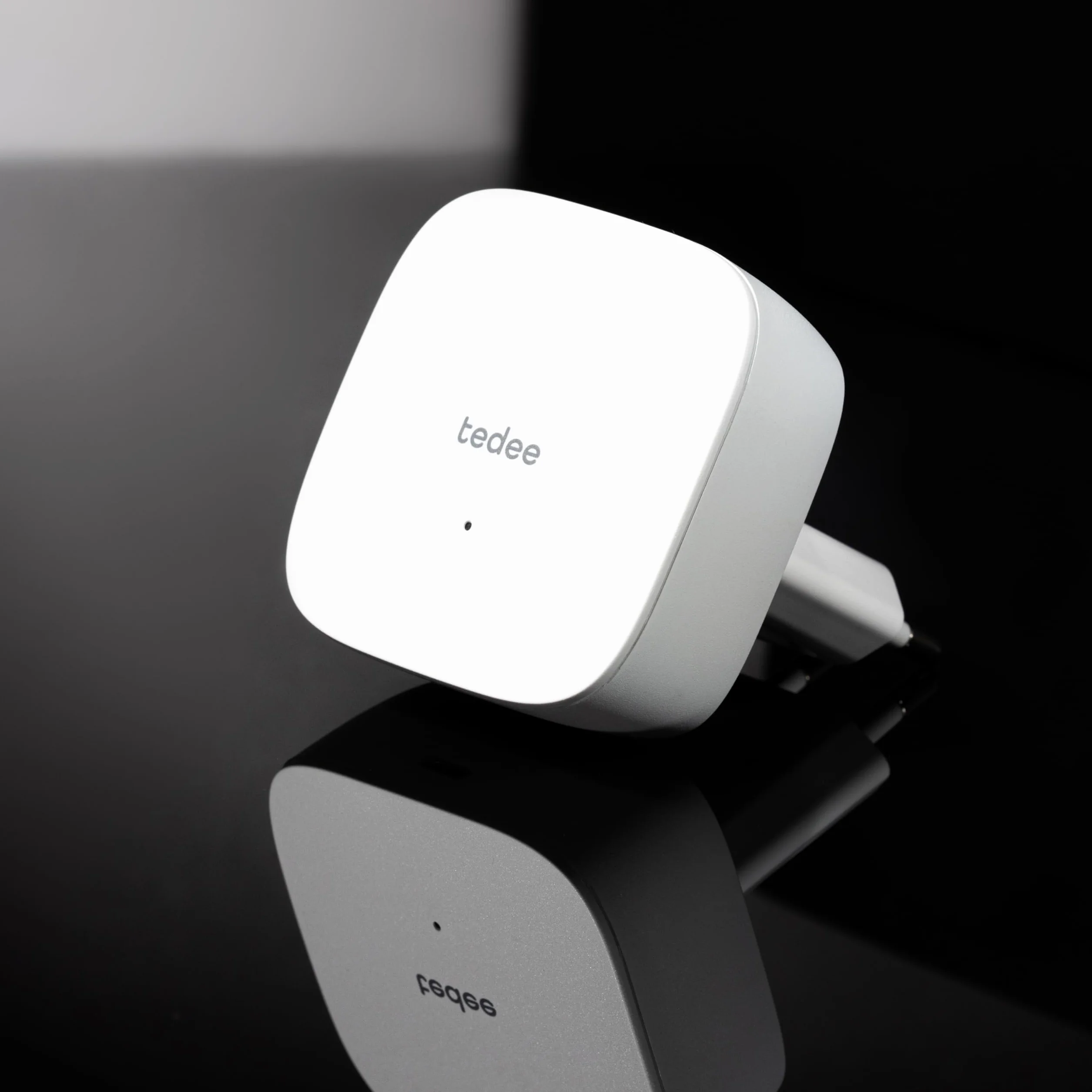 Tedee Most elektroniczny zamek do drzwi, łatwy montaż, sterowanie przez Bluetooth, mostek tedee WiFi umożliwia zdalne otwieranie i zamykanie | iPhone i Android, Smart Home (wtyczka EU)