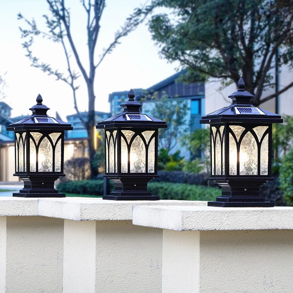 Nowoczesna solarna lampa słupkowa, minimalistyczna kreatywna wodoodporna lampa filarowa do dziedzińca, ogrodzenia werandy, bramy ogrodowej, podstawa E26 odlewane aluminium ze szklanym kloszem