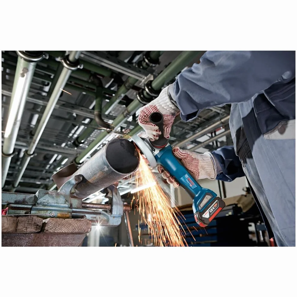 Bosch Professional system 18V: akumulatorowa szlifierka kątowa GWS 18V-10 P (silnik bezszczotkowy, wydajność szlifierki sieciowej 1 000 W, KickBack Control, PROtection switch, walizka L-BOXX)