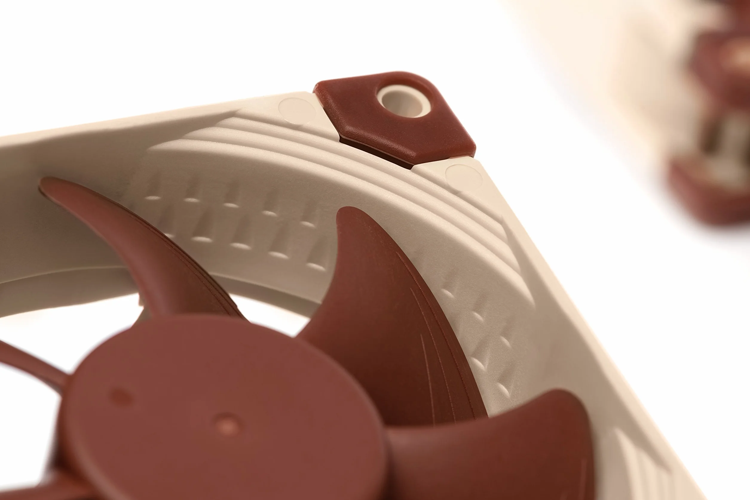 Noctua NF-A8 5V PWM 80 mm Cichy Wentylator Klasy Premium z Adapterem USB Brązowy