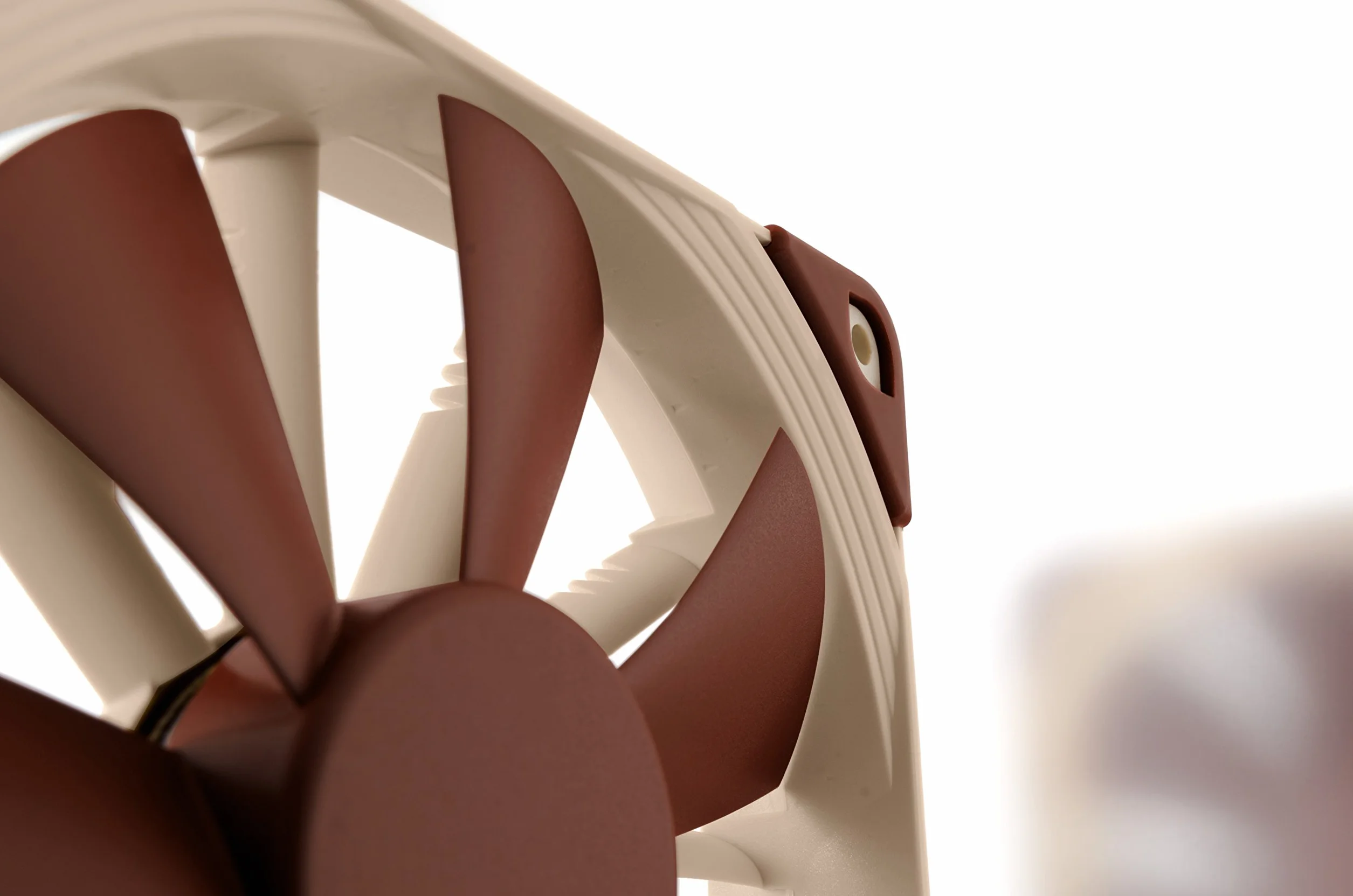 Noctua NF-F12 PWM 120 mm Cichy Wentylator Klasy Premium Brązowy 4-Pinowy