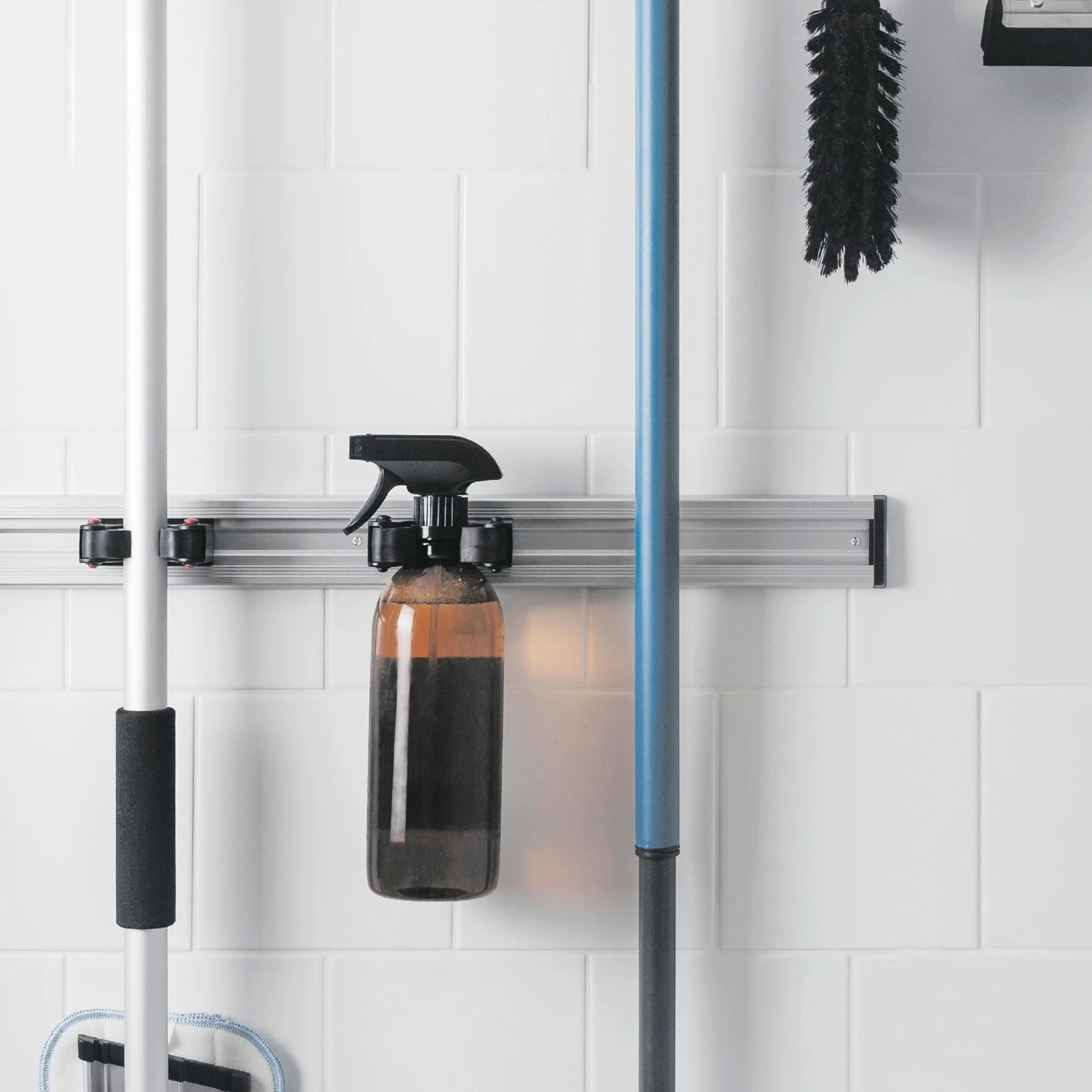 x2 czarne uchwyty do przechowywania narzędzi odpowiednie do organizera ściennego Toolflex (30 – 40 mm)