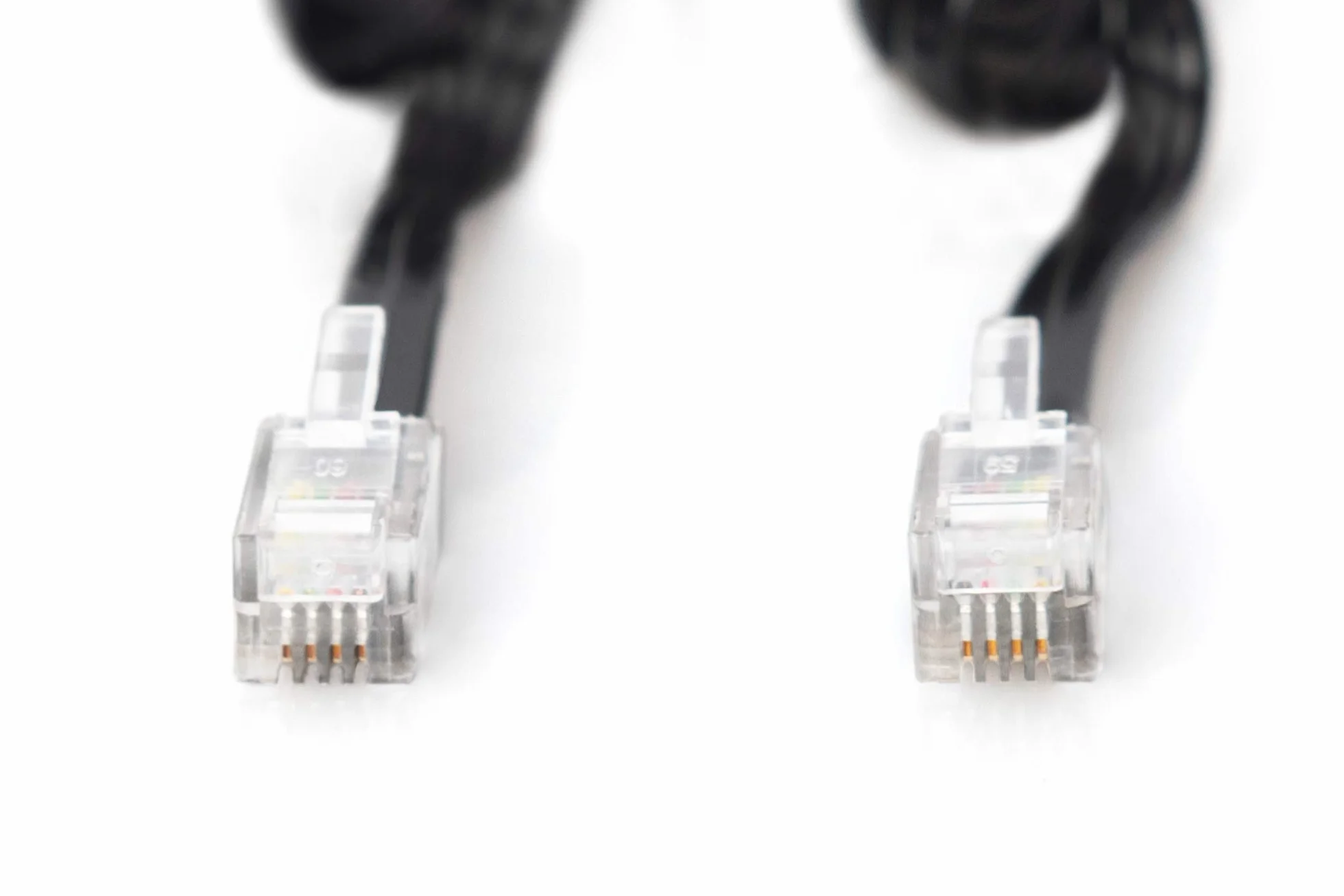 DIGITUS Kabel połączeniowy do słuchawki telefonicznej UAE - RJ10-4-żyłowy - kabel spiralny - długość 2 m - czarny