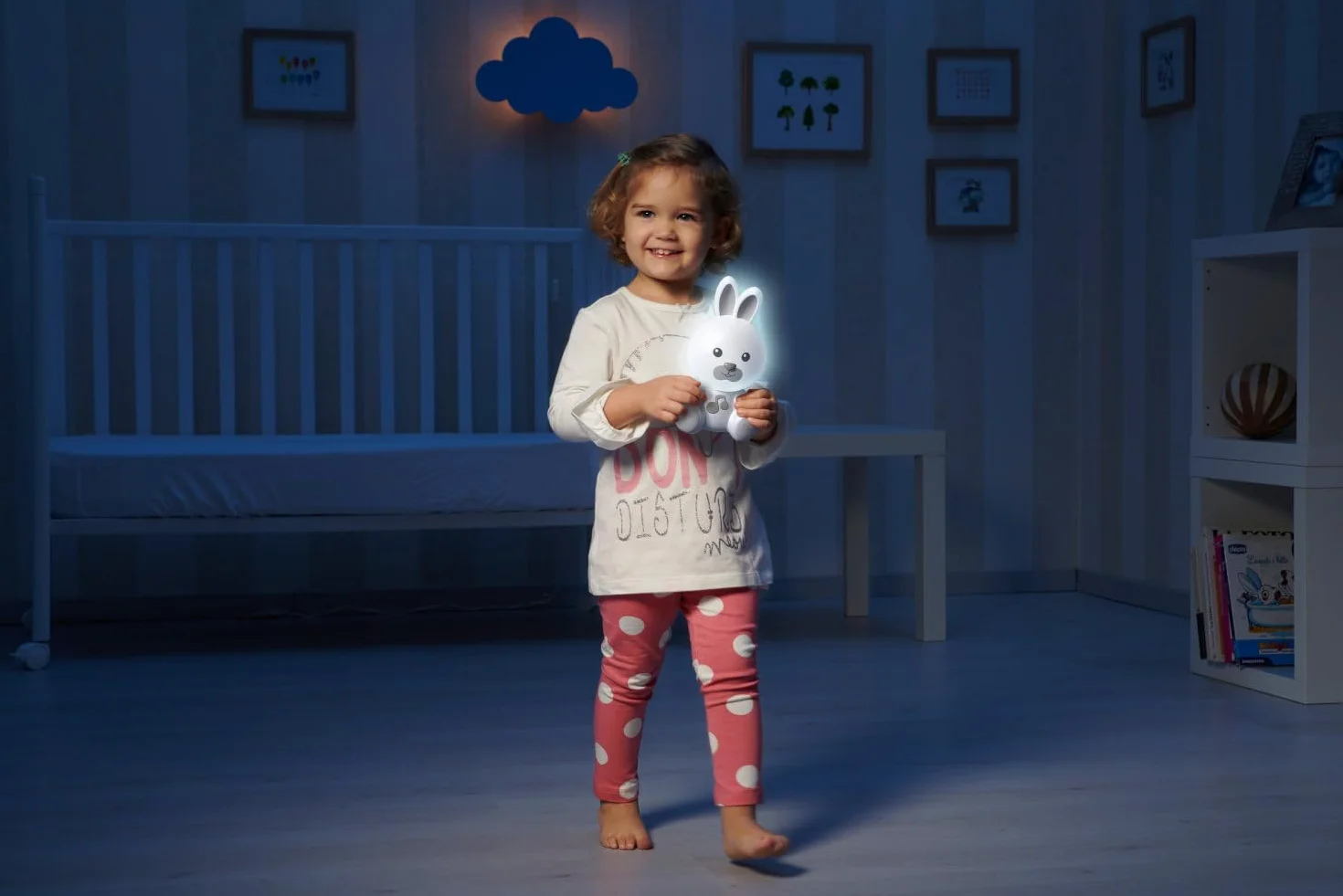 Chicco Lampka Nocna Króliczek, Przenośna Lampka Króliczek z Muzyką Klasyczną i Kojącymi Dźwiękami, Przenośna Lampka Nocna i Lampka Prowadząca, 0 miesięcy +, Neutralna
