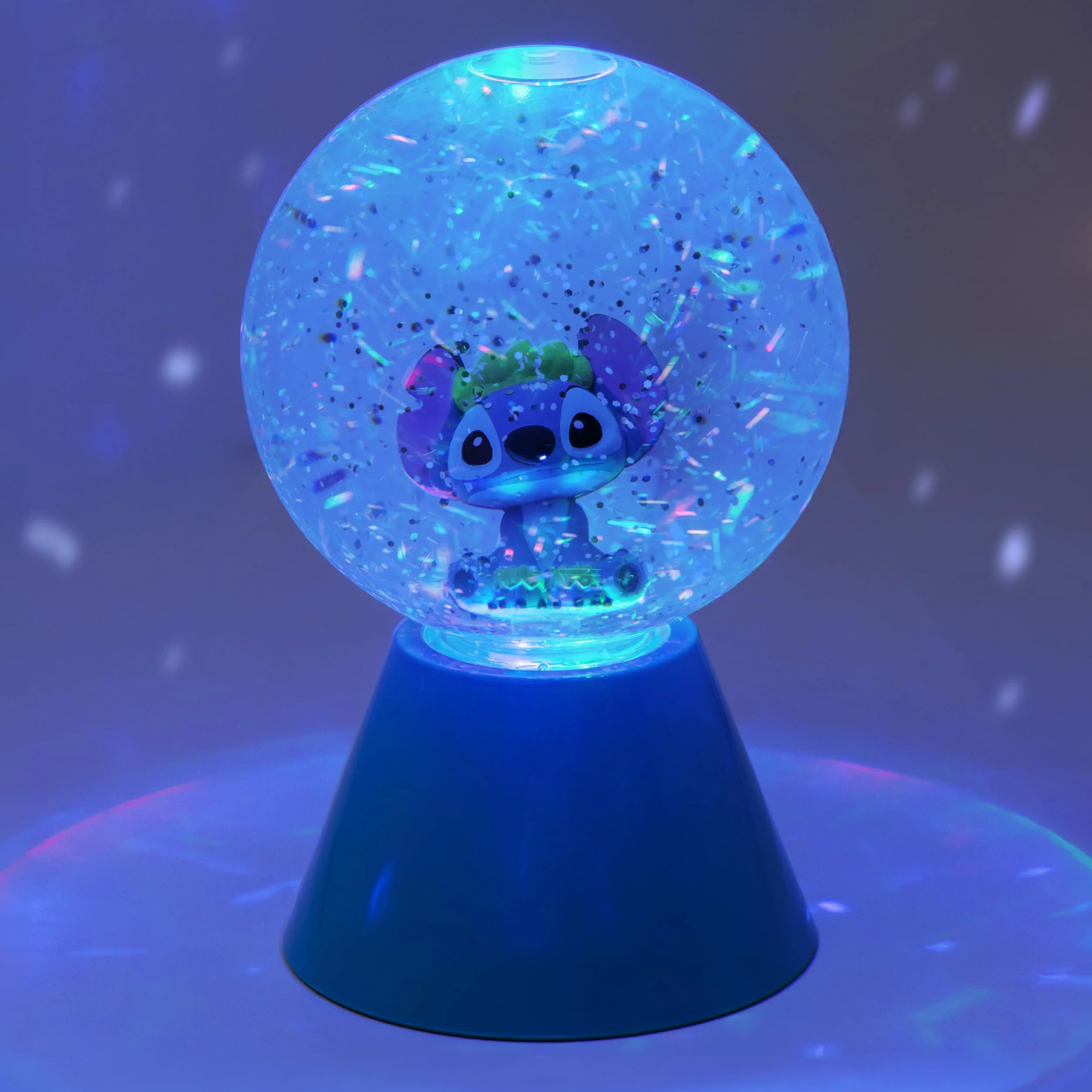 Paladone Disney Lilo & Stitch Brokatowa kula LED, oficjalnie licencjonowany prezent, zmieniająca kolor, świecąca kula śnieżna dla dzieci, nastolatków, dorosłych, kompaktowa konstrukcja