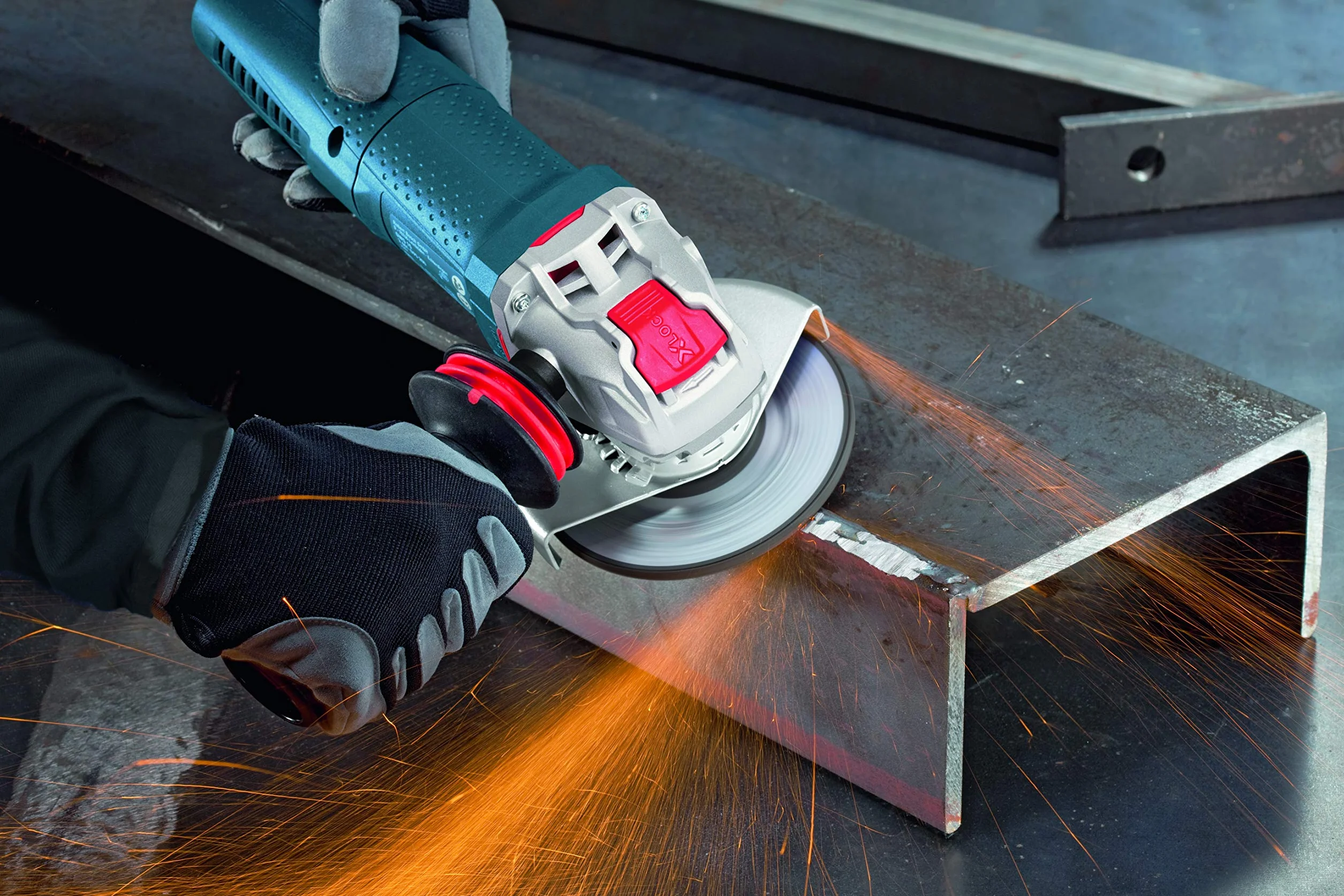 Bosch Professional: szlifierka kątowa GWX 750-125 (średnica tarcz 125 mm, 5-częściowy zestaw tarcz tnących i ściernych, pokrywa ochronna 125 mm, walizka) – Amazon Exclusive Set