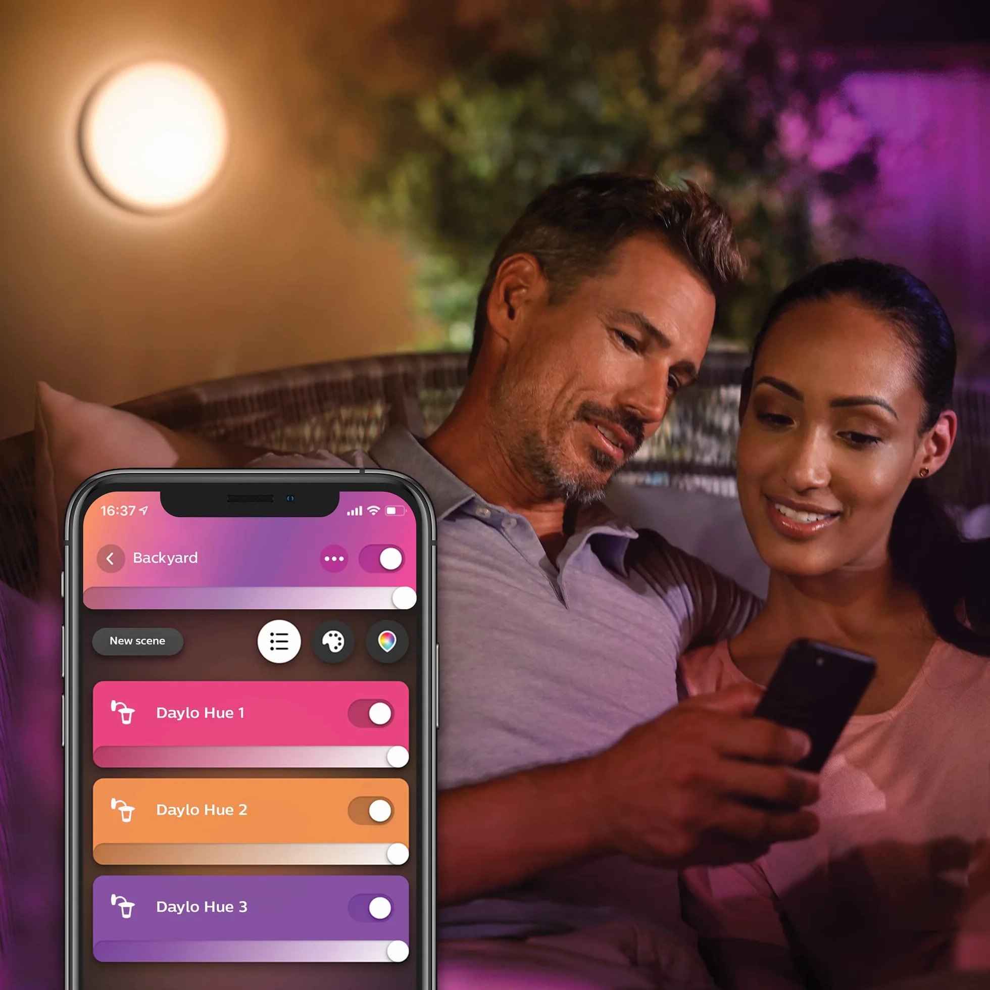 Philips Hue White and color ambiance Kinkiet zewnętrzny Daylo Wbudowane źródło światła LED Światło białe i kolorowe Zasilanie sieciowe Inteligentne sterowanie dzięki mostkowi Hue*