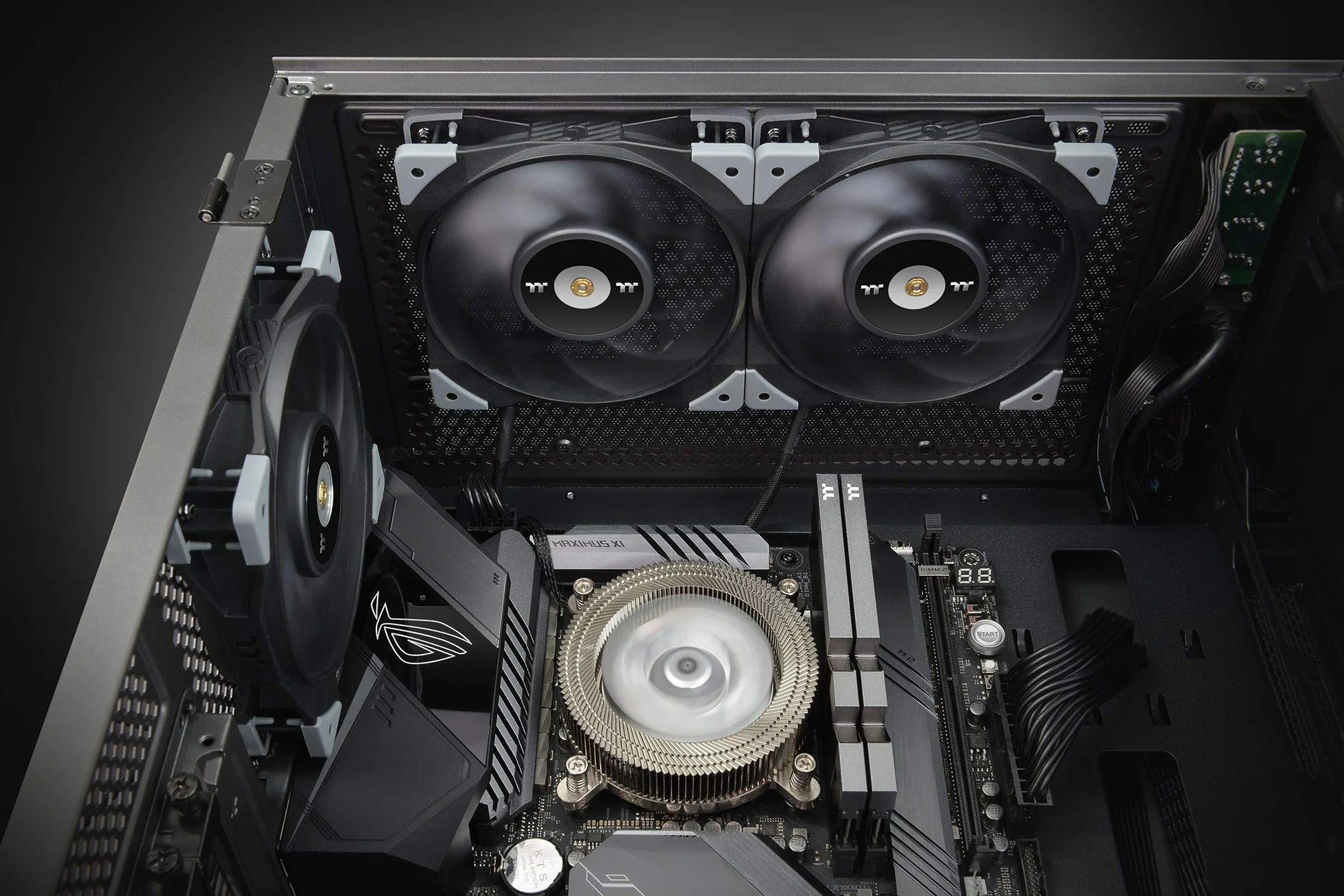 Thermaltake TOUGHFAN 12 High Static Pressure Radiator Fan PWM 500-2000 RPM czarny