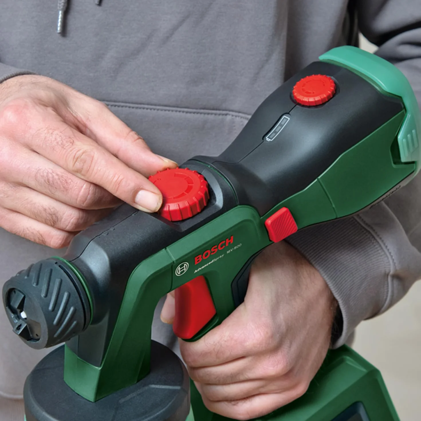Bosch akumulatorowy pistolet natryskowy AdvancedSpray 18V-500 (do farb dyspersyjnych/lateksowych, lazur i lakierów, 3m²/min, 2 pojemniki 1 200 ml, akum. 4Ah i ładowarka)