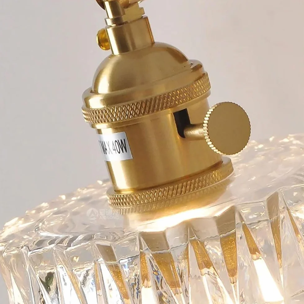 Tradycyjna lampa ścienna z antycznym mosiądzu z przełącznikiem zaciskowym - elegancka oprawa oświetleniowa ze szklanym kloszem do sypialni, łazienki, salonu i przedpokoju