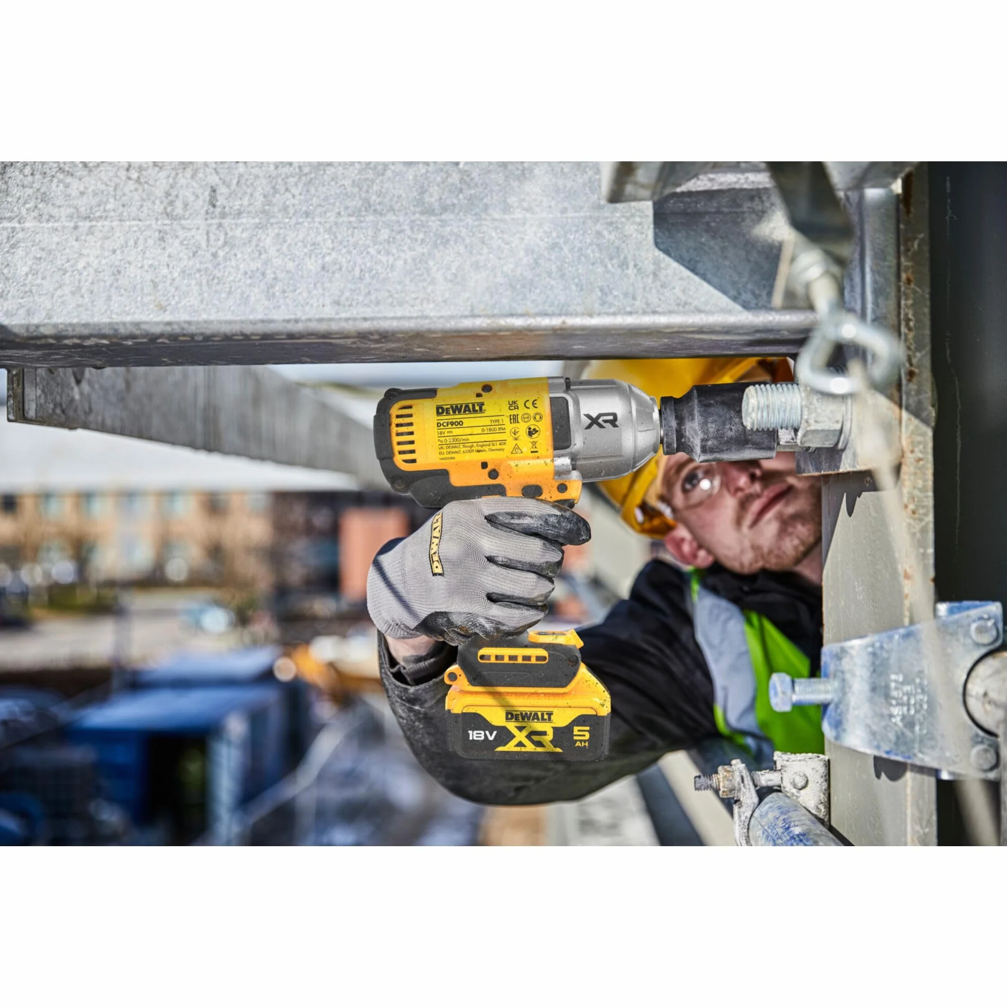 DEWALT Bezszczotkowy klucz udarowy XR 18V 1/2 „High Par 1,356 Nm z pierścieniem ustalającym z 2 bateriami litowo-jonowymi 5Ah z obudową TSTAK II