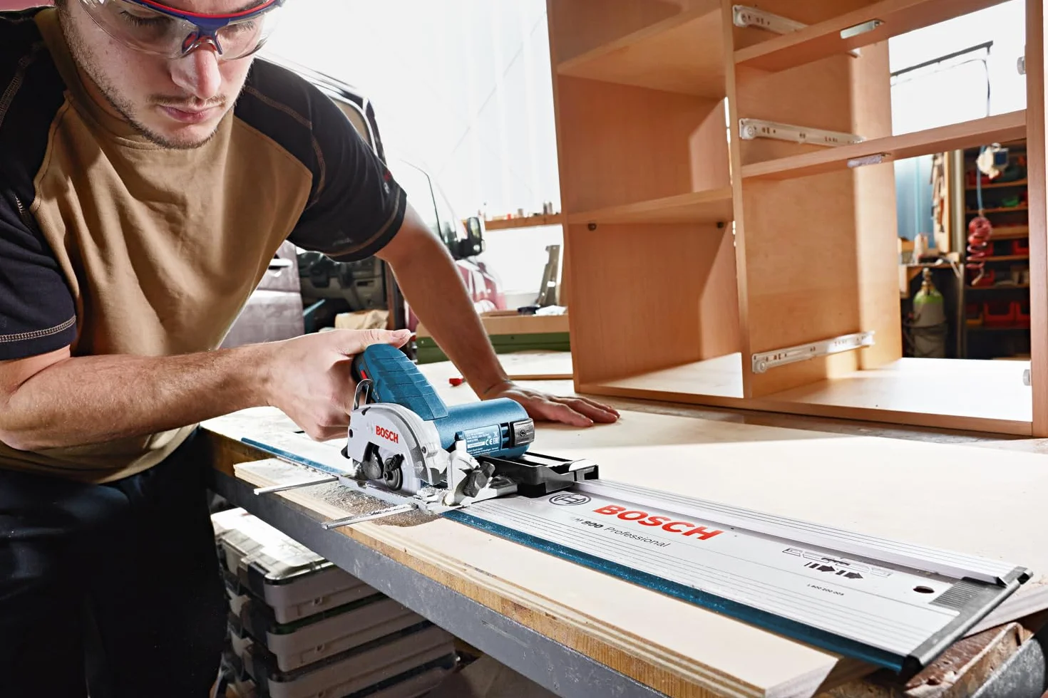 Bosch Professional system 12V: akumulatorowa pilarka tarczowa GKS 12V-26 (Ø tarczy: 85 mm)