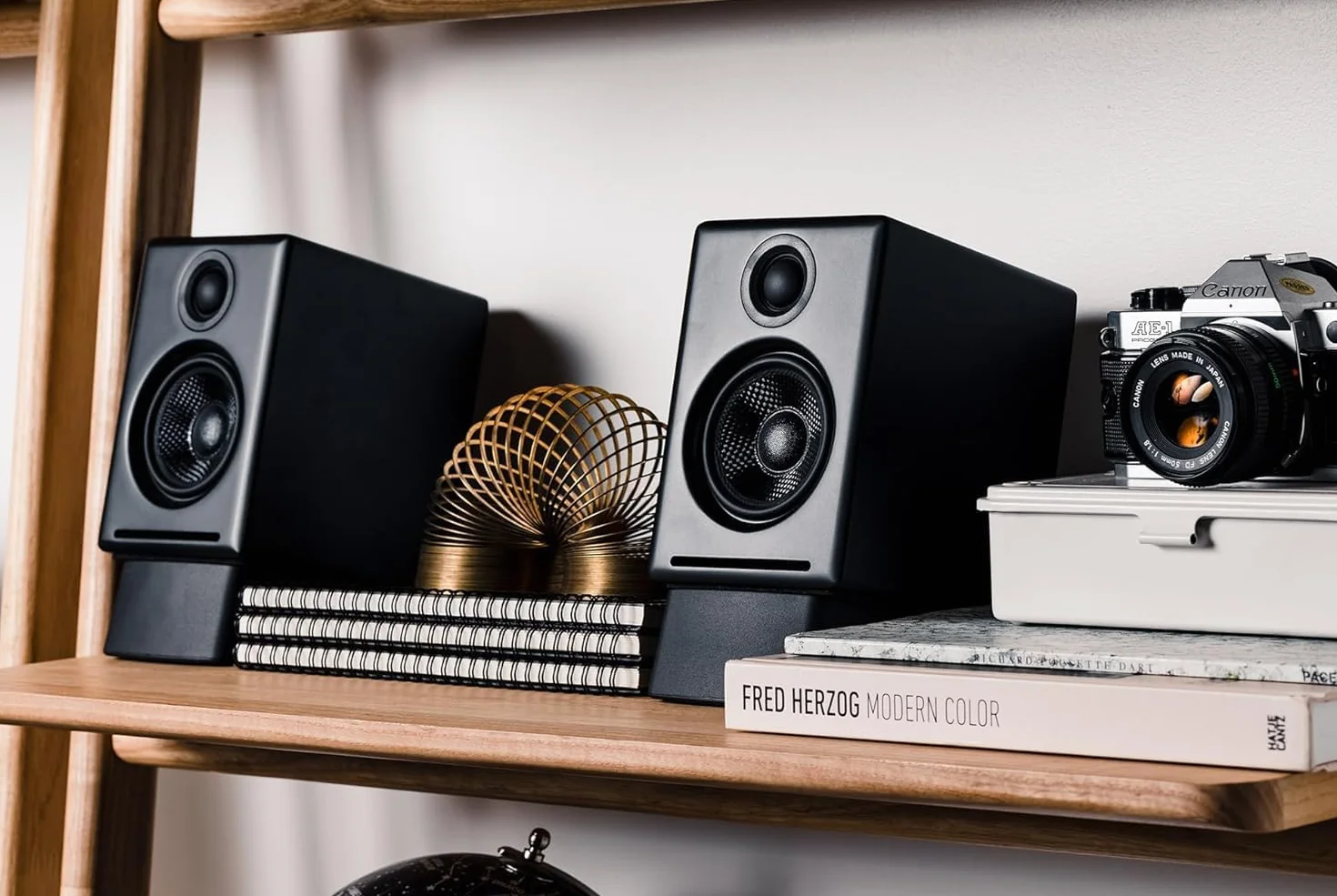 Głośniki komputerowe Audioengine A2 Bluetooth — bezprzewodowy system głośników komputerowych o mocy 60 W