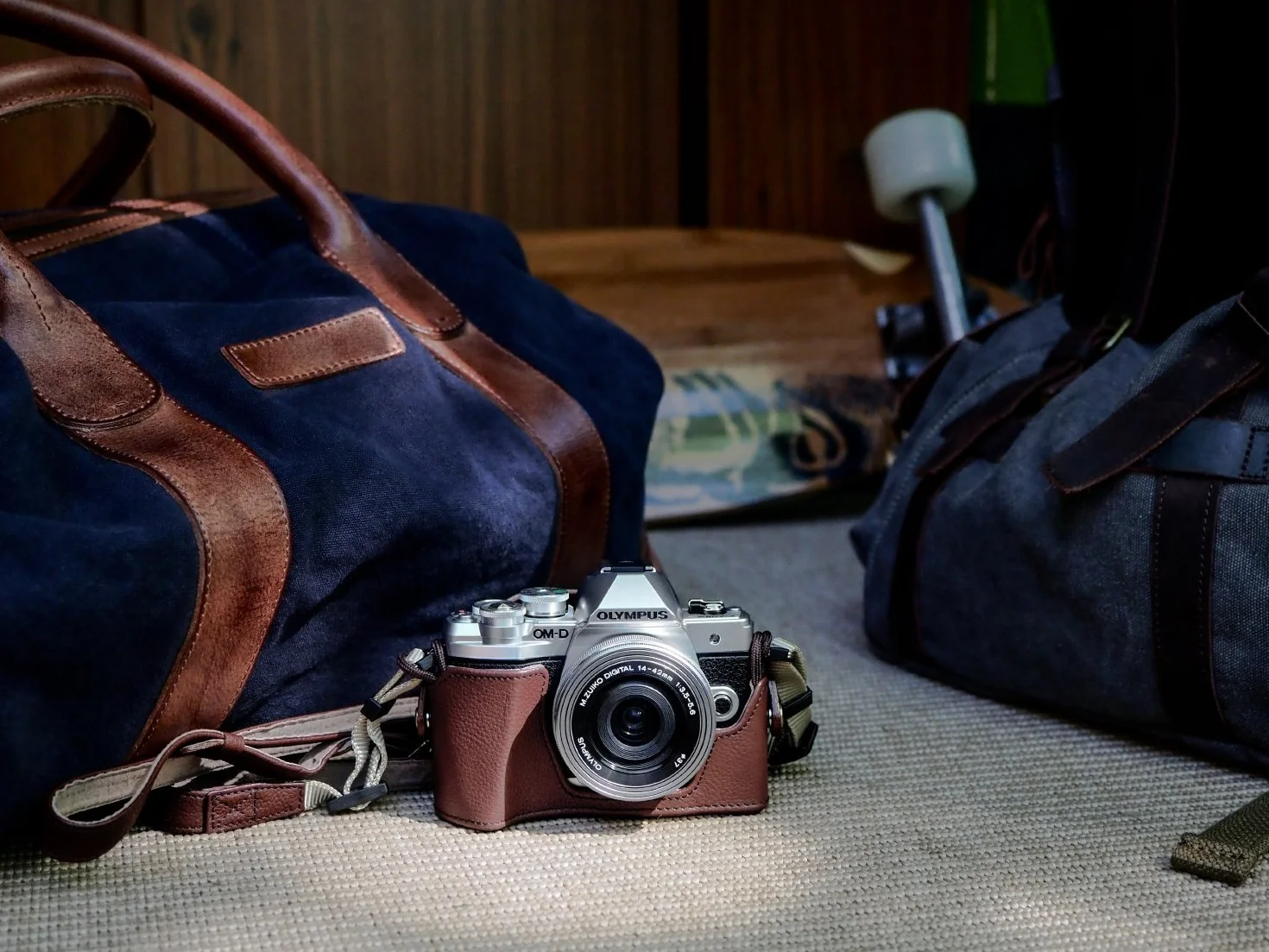 Olympus OM-D E-M10 Mark III Kit, Micro Four Thirds aparat systemowy (16 megapikseli, stabilizator obrazu, wizjer elektroniczny, wideo 4K) + M.Zuiko obiektyw zmiennoogniskowy 14-42 mm EZ, srebrny