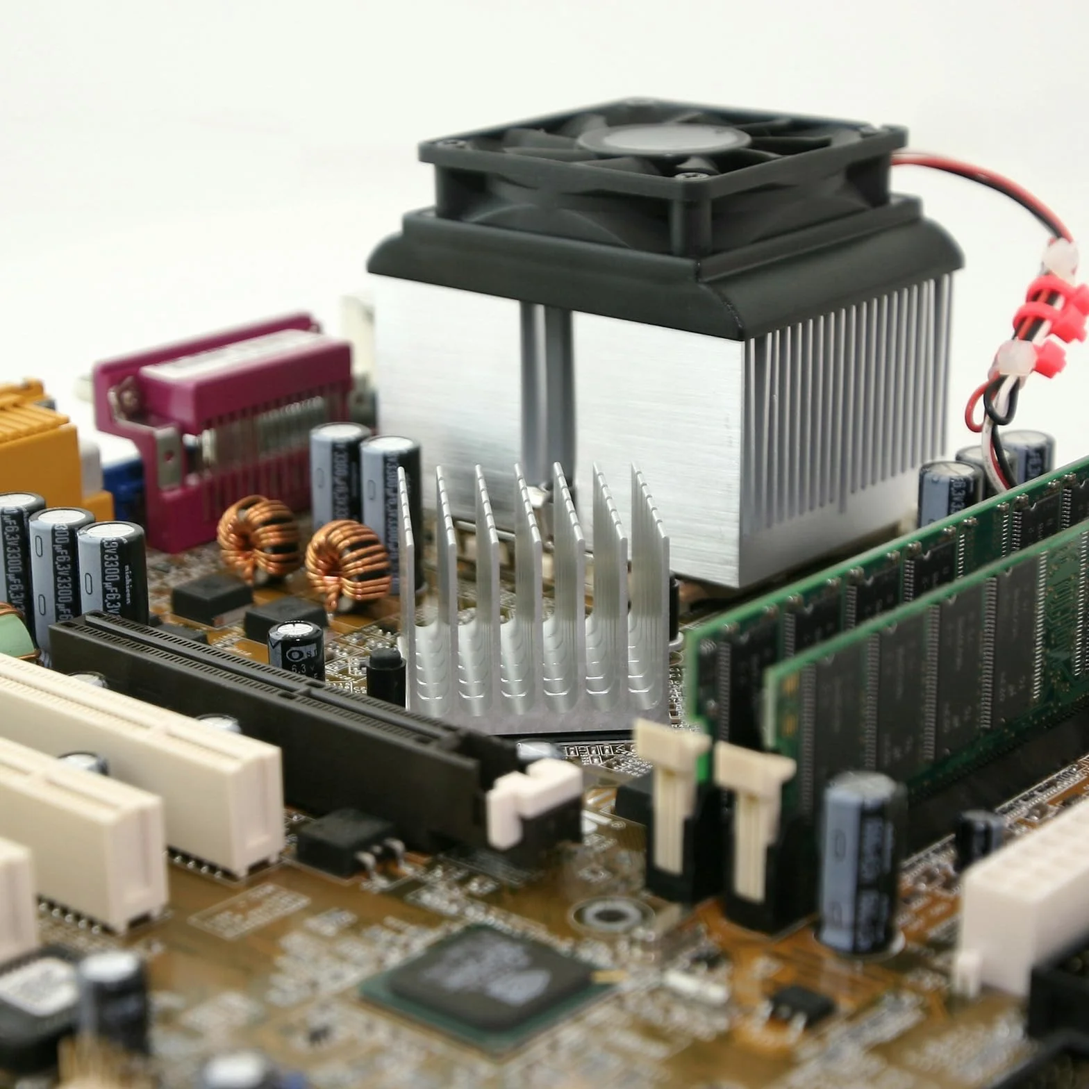 QUARKZMAN 22 szt. 9 x 9 x 12 mm radiator aluminiowy radiator chłodzenie ze stałą naklejką na chip CPU, tranzystor mocy FET IC, czarny