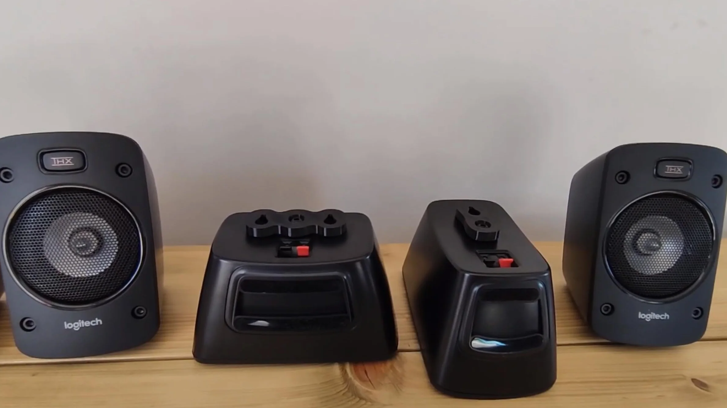 Uniwersalne wsporniki głośnikowe do montażu ściennego Logitech Z906 Panasonic Bose Sonos Yamaha Samsung Sony Klipsch
