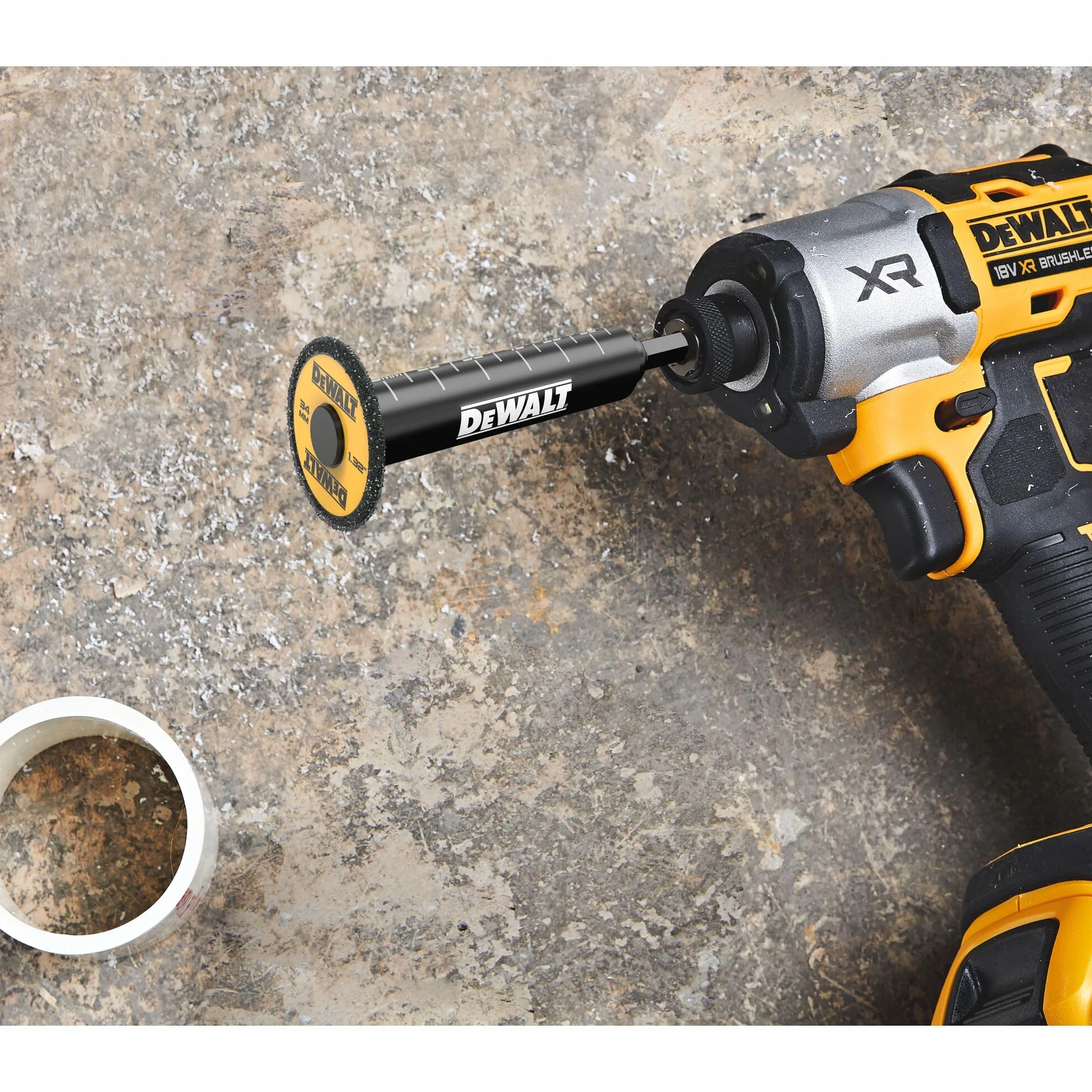 DEWALT DT20563-QZ przecinak do rur wewnętrznych 34 mm (do stosowania na wkrętarkach udarowych i wiertarskich, do rur PVC, na stałe zamontowana diamentowa tarcza tnąca o wysokiej odporności na zużycie,