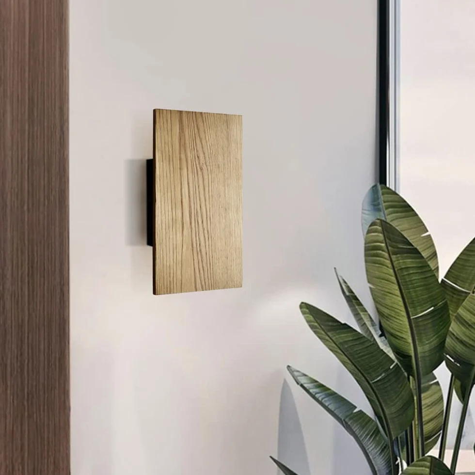 Kinkiety do salonu z wyłącznikiem, lampa naścienna z naturalnego drewna w nowoczesnym designie, vintage kinkiet LED w górę i w dół do sypialni, przedpokoju, hotelu, retro lampka nocna ciepła
