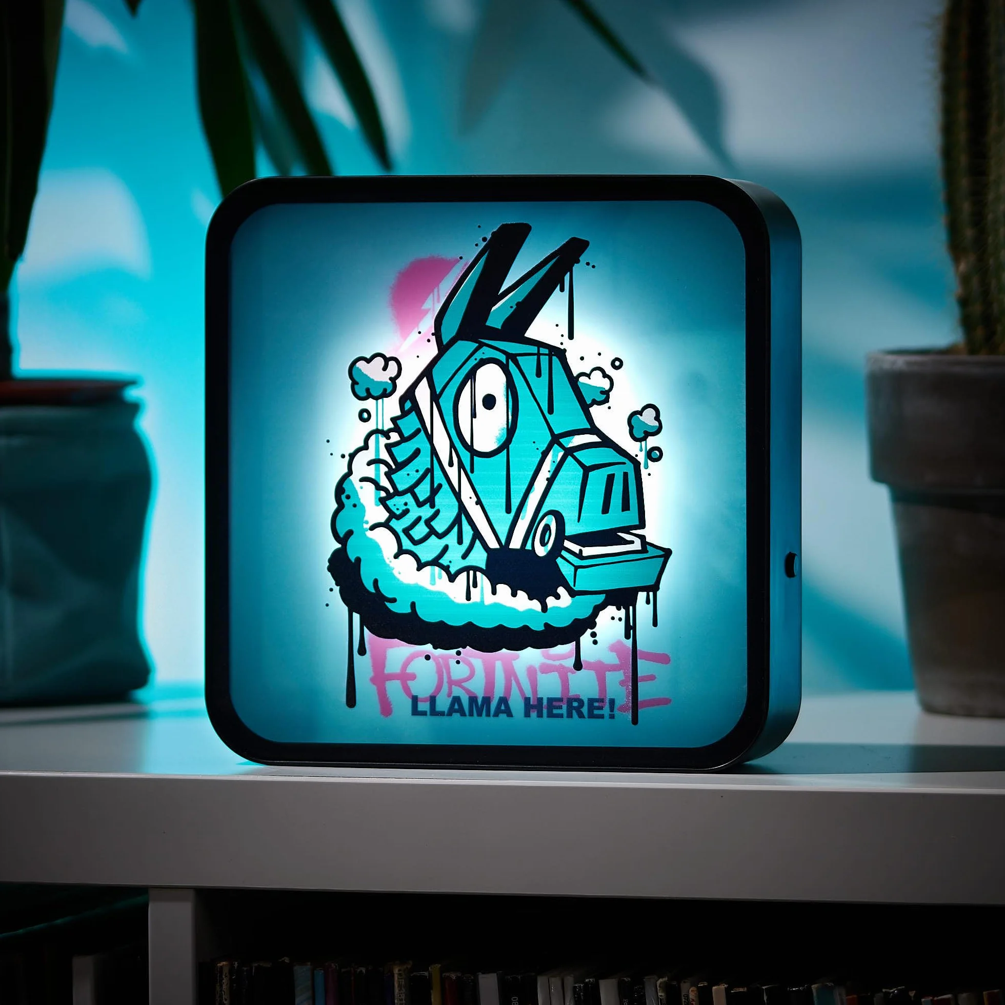 Numskull Fortnite akrylowa lampa LED Light Box – oficjalna lampa LED z lamą, na biurko lub na ścianie, zasilana przez USB lub baterię, wysokość 22 cm