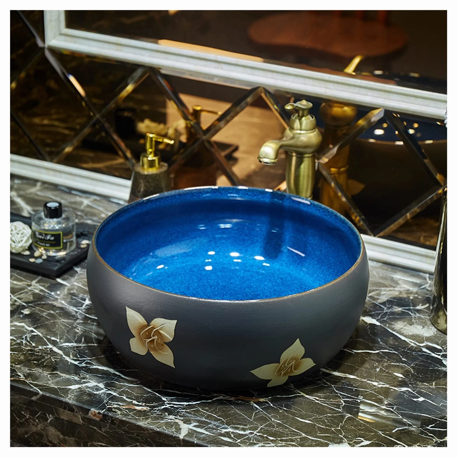Stary zbiornik ceramiczny Umywalka nablatowa, umywalka ceramiczna nablatowa, umywalka łazienkowa z kranem, odpływ typu pop-up, niebieska glazura