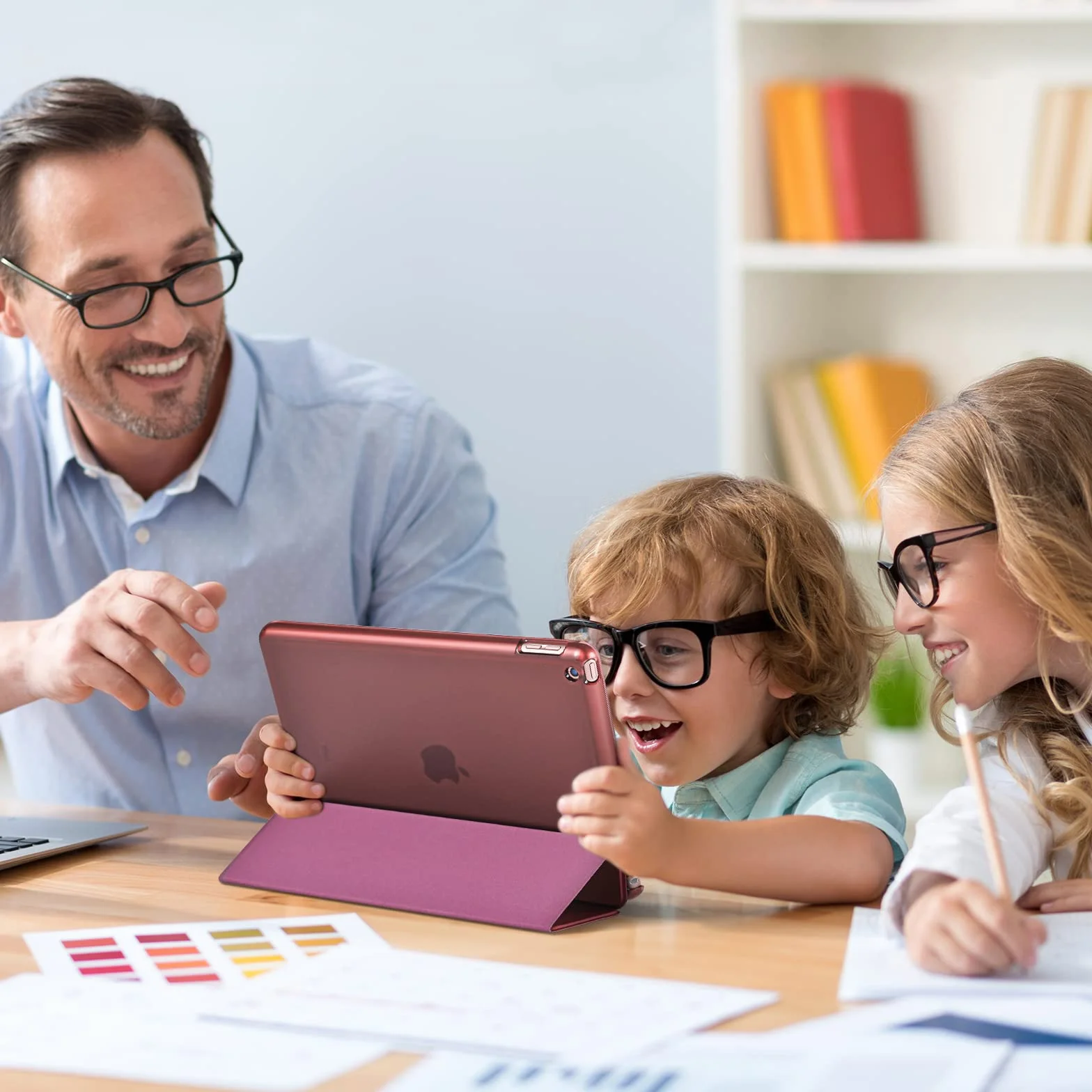 ProCase Etui ochronne Smart Case na iPad 9/8/7 generacji 10,2 cala 2021/2020/2019 - wino