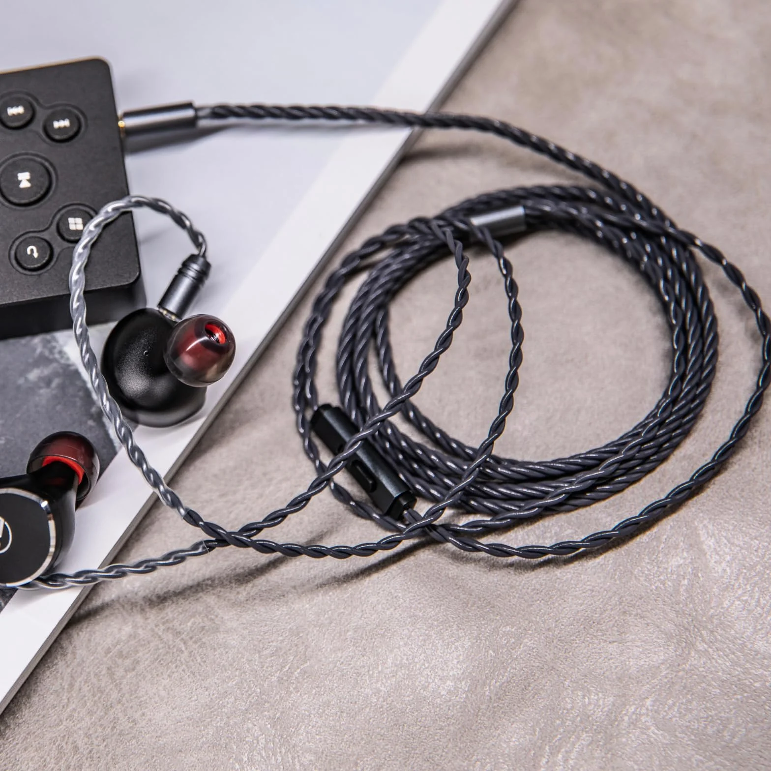 Tripowin Grace Odpinany posrebrzany beztlenowa miedź OFC In Ear kabel słuchawkowy z mikrofonem 0,78 mm 2pin
