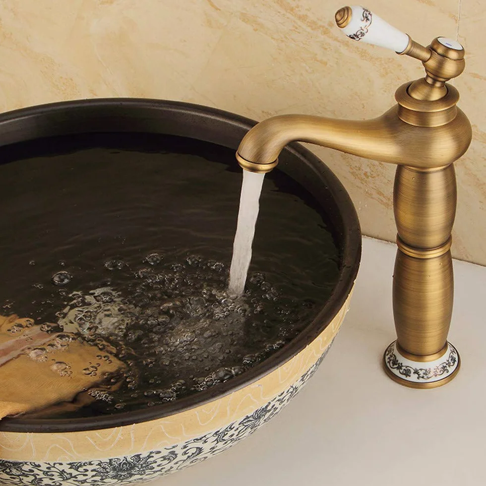 Antyczna miedziana bateria łazienkowa z ceramicznym pojedynczym uchwytem i napowietrzaczem w stylu retro bateria umywalkowa do podwyższonej sceny umywalka mieszacz ciepłej wody wysoki ranking