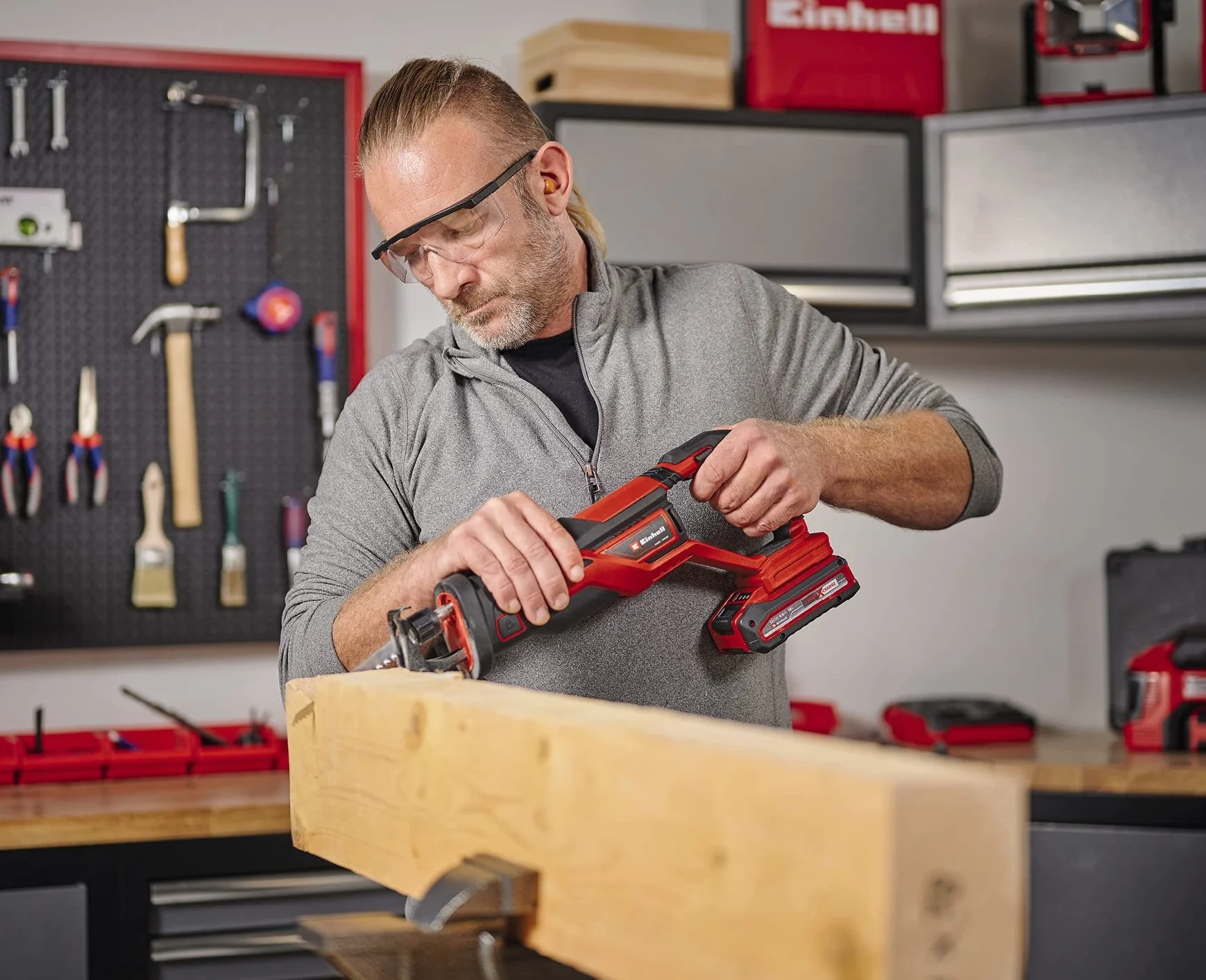 Einhell Akumulatorowa piła uniwersalna TE-AP 18/26 Li-Solo Power X-Change (18V, wysokość podnoszenia 26 mm, głębokość cięcia 18 cm w drewnie, w tym ostrze, bez akumulatora i ładowarki)