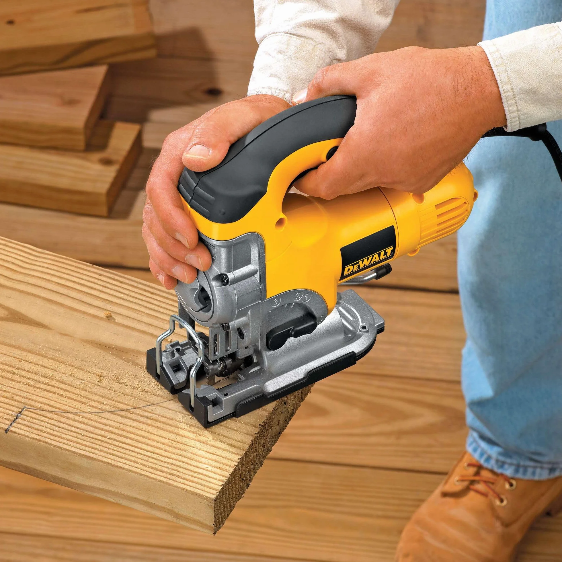 DeWalt DEWALT DW331K 701W Wytrzymała wyrzynarka z górnym uchwytem, 230 V, żółta